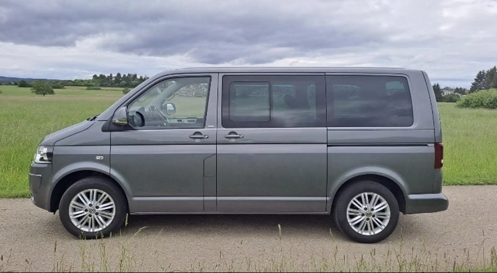 Volkswagen T5 Multivan DSG Highline NEUER MOTOR Garantle - 1