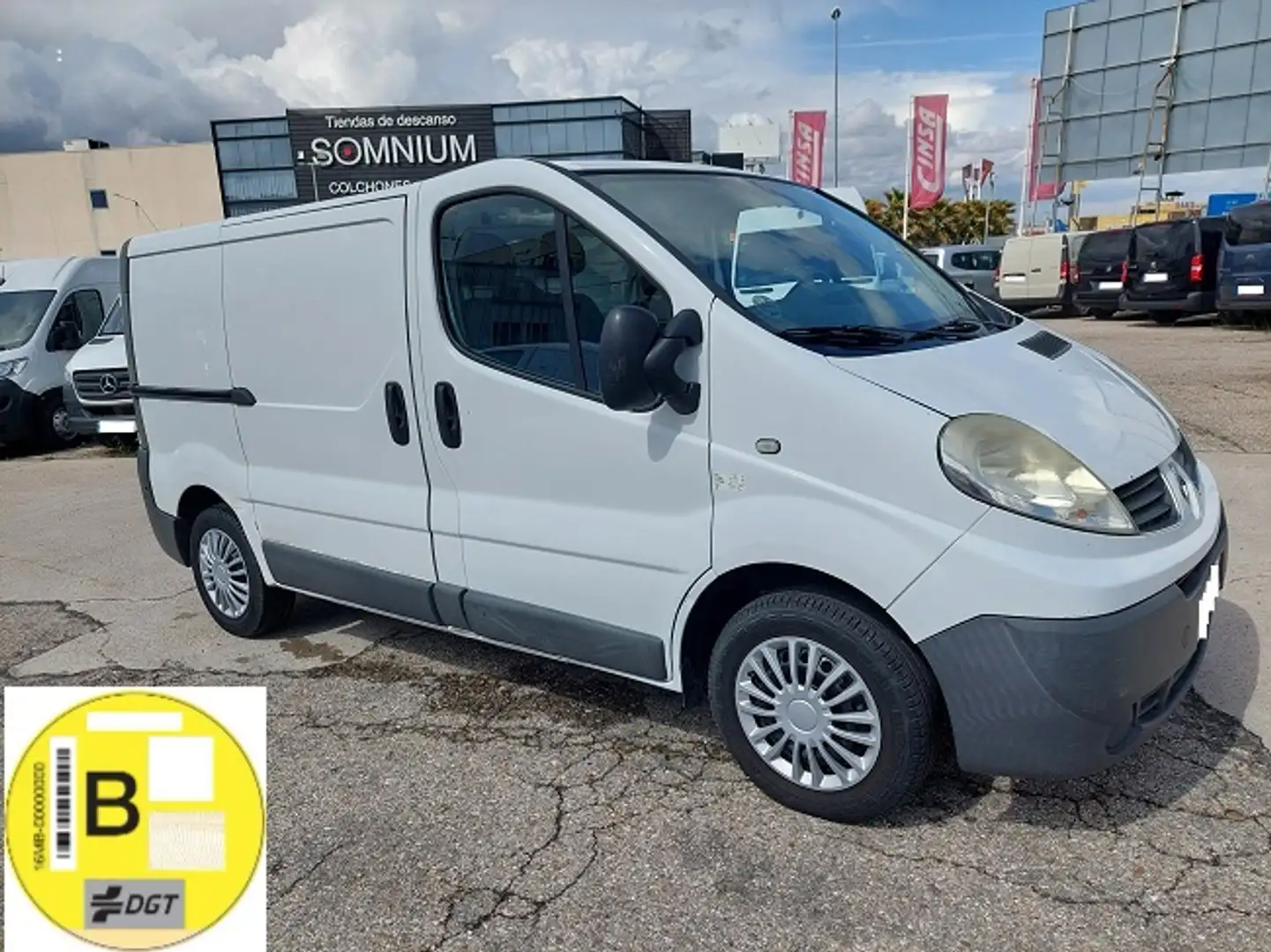 Renault Trafic 2.0dCi Fg. 27 Corto Normal 115 Weiß - 1