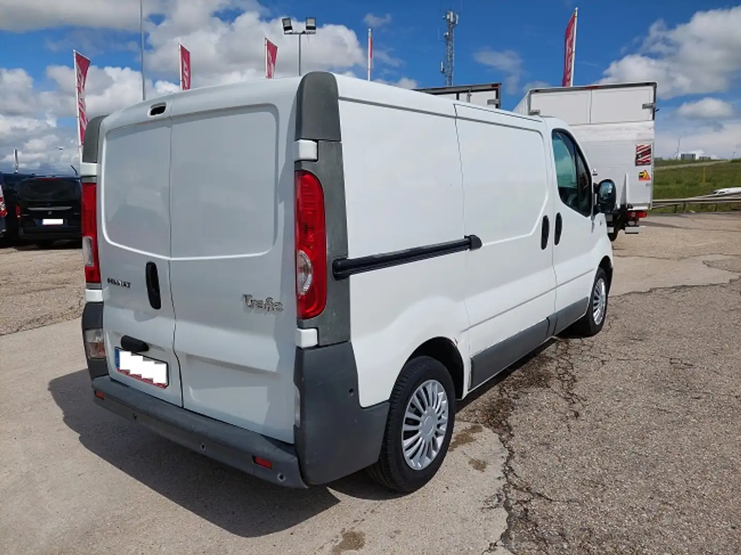 Renault Trafic 2.0dCi Fg. 27 Corto Normal 115 Weiß - 2