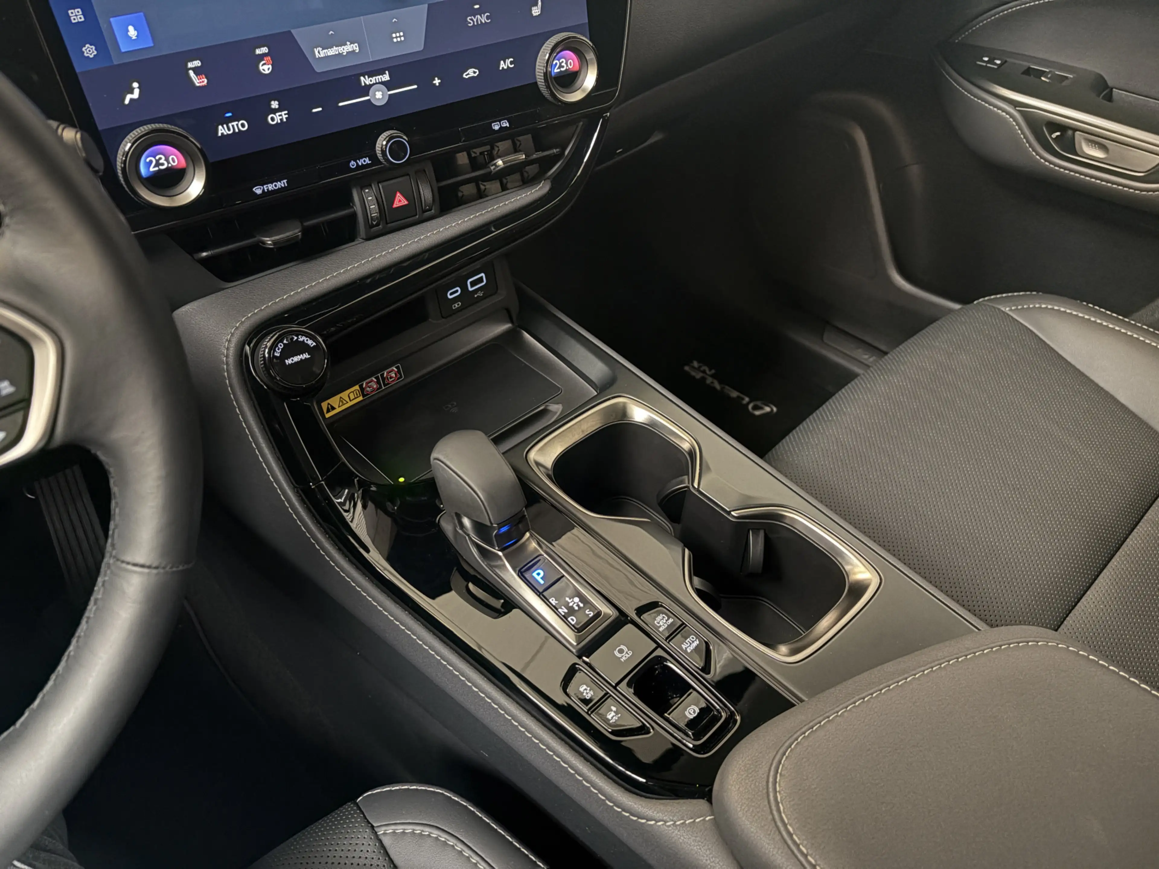 Lexus NX 450h+ AWD LUXERY TREKH/1500 KG TREKGEW/LEER/DODEHOEK/ENZ — photo 9
