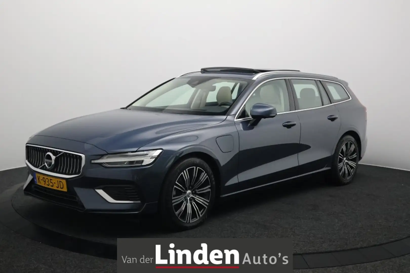Volvo V60 2.0 T6 Recharge AWD R-Design 341PK | Panoramadak | Blauw - 1
