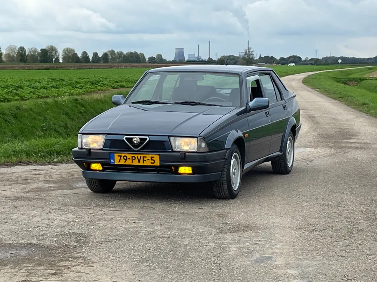Alfa Romeo 75 2.0 Twinspark- Metallic Light Blue, foto 1