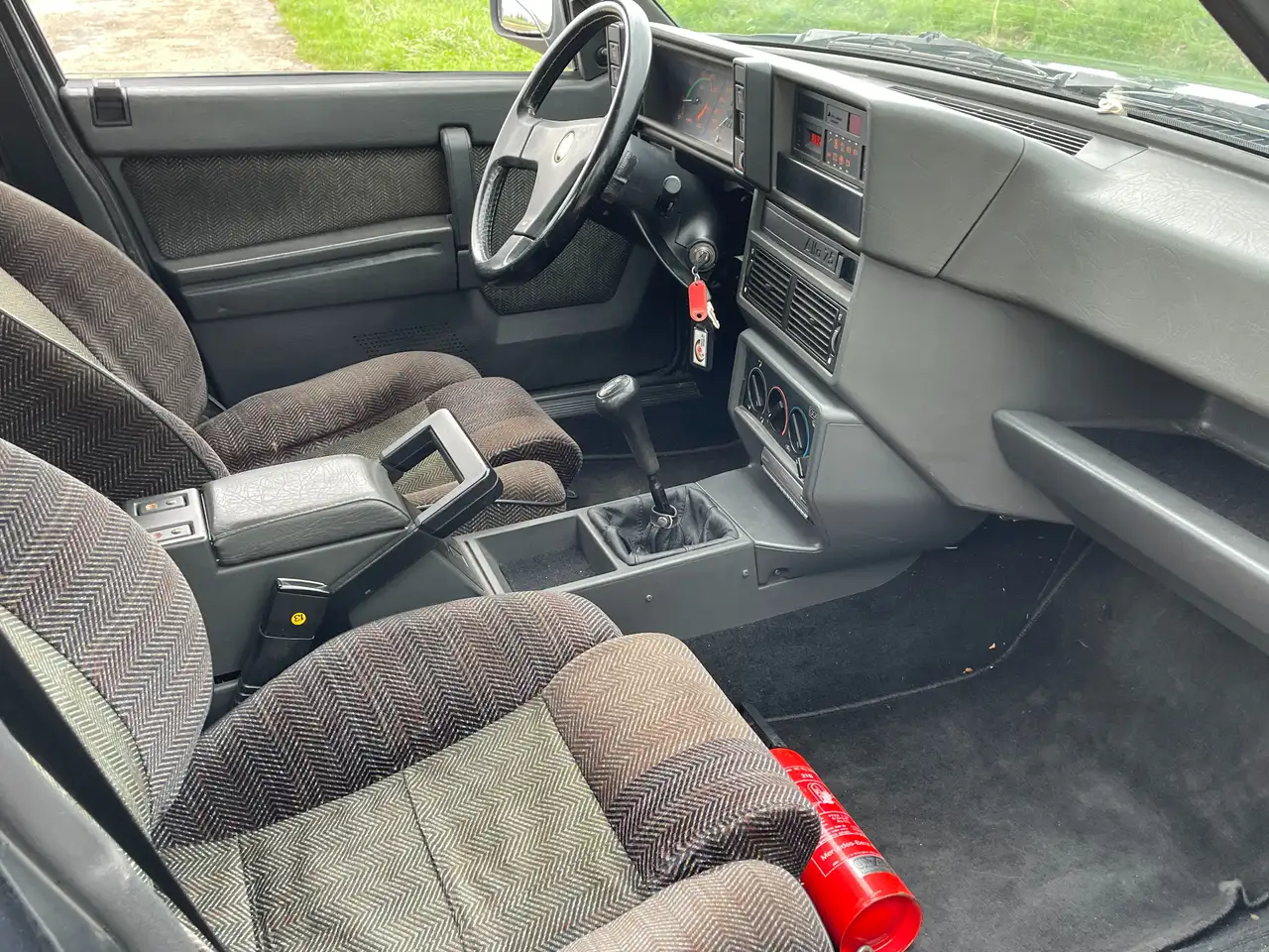 Alfa Romeo 75 2.0 Twinspark- Metallic Light Blue, foto 10