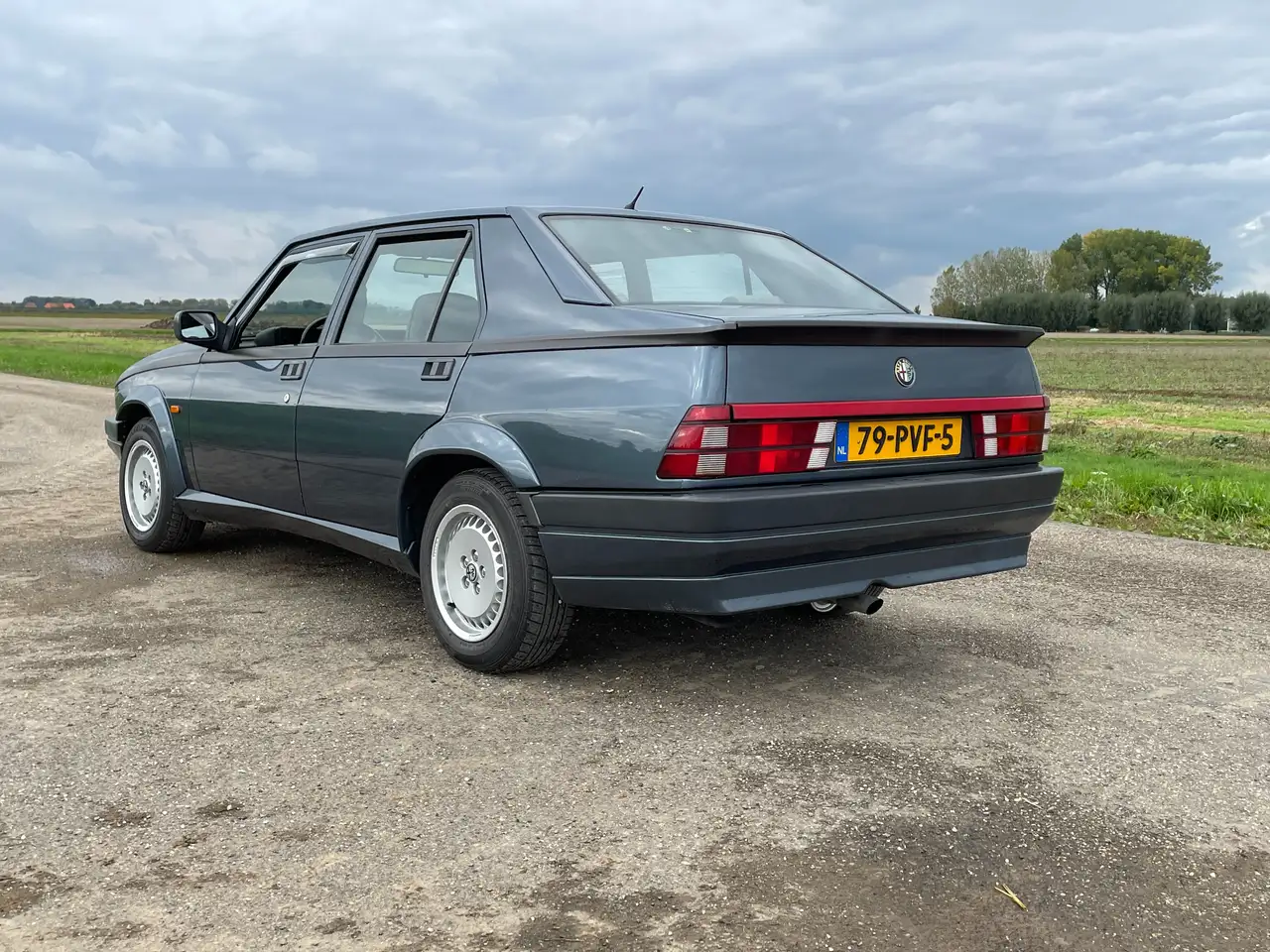 Alfa Romeo 75 2.0 Twinspark- Metallic Light Blue, foto 7