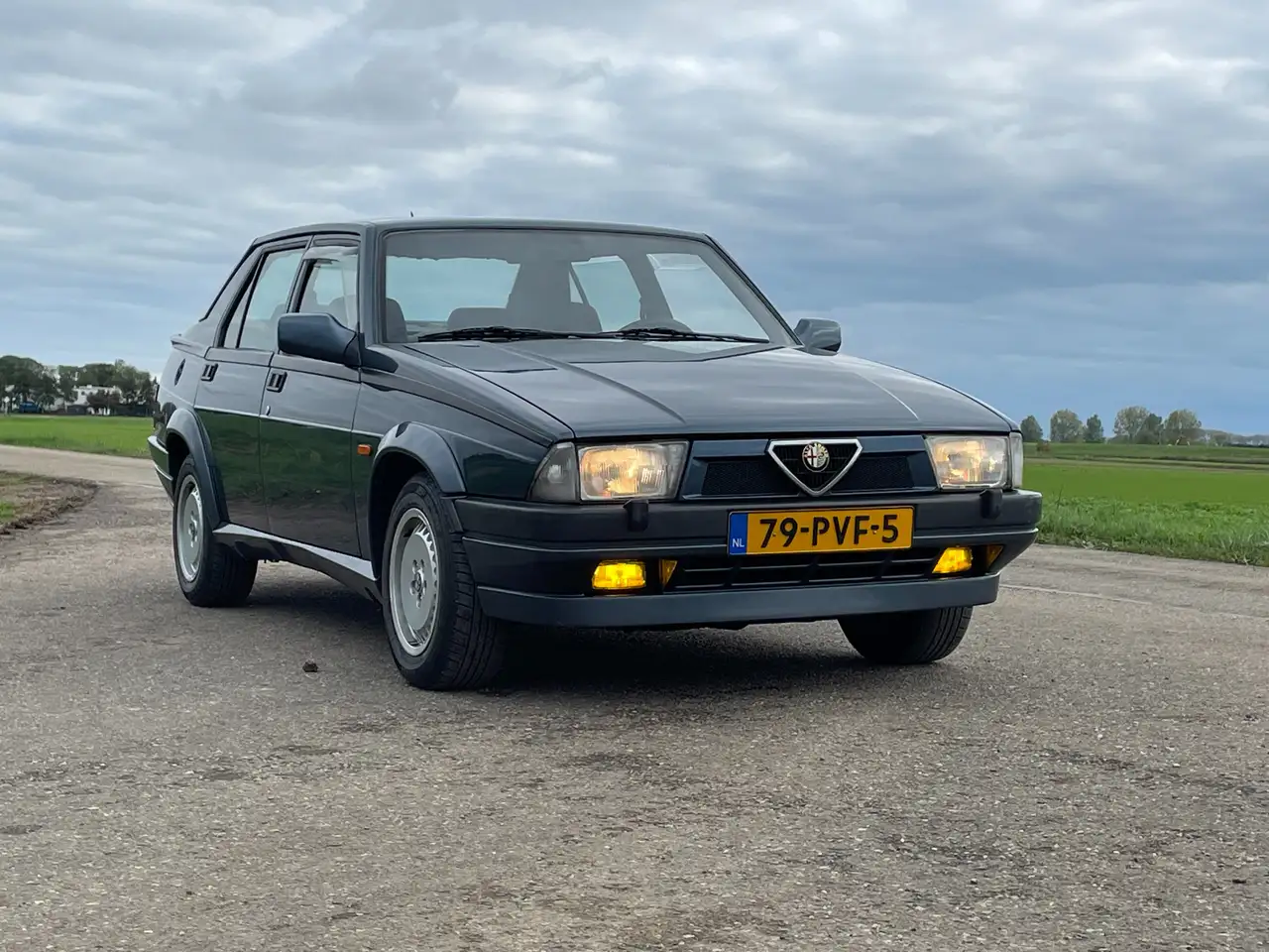 Alfa Romeo 75 2.0 Twinspark- Metallic Light Blue, foto 3