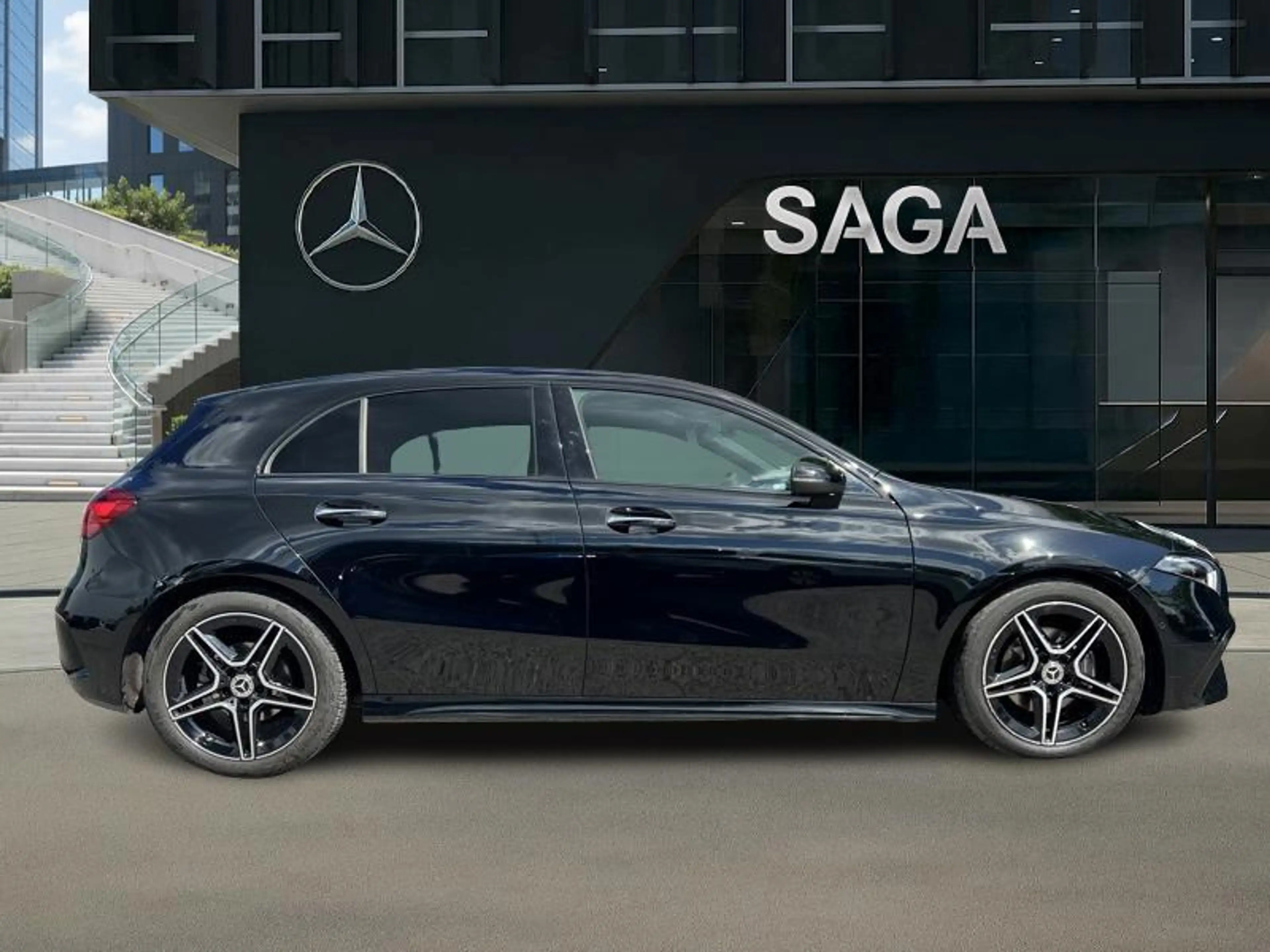 Mercedes-Benz A 180 d AMG Line — photo 9