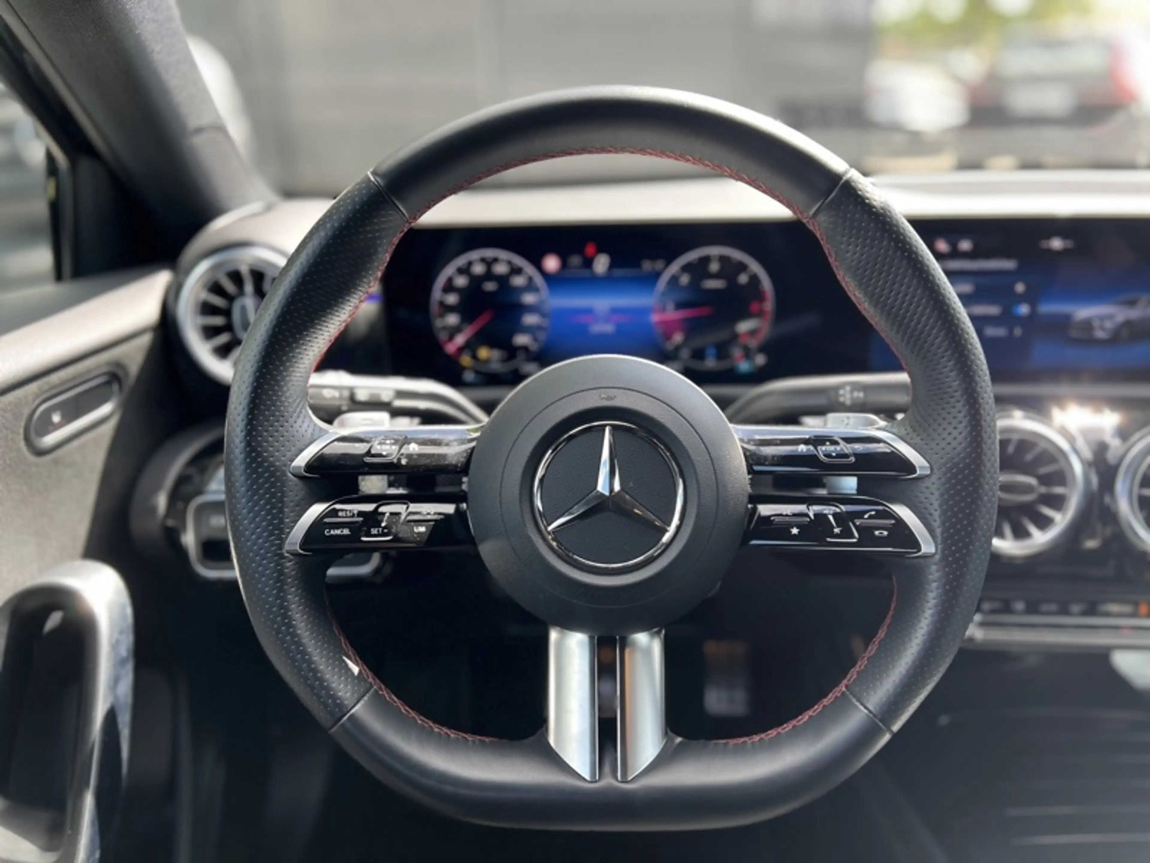 Mercedes-Benz A 180 d AMG Line — photo 7