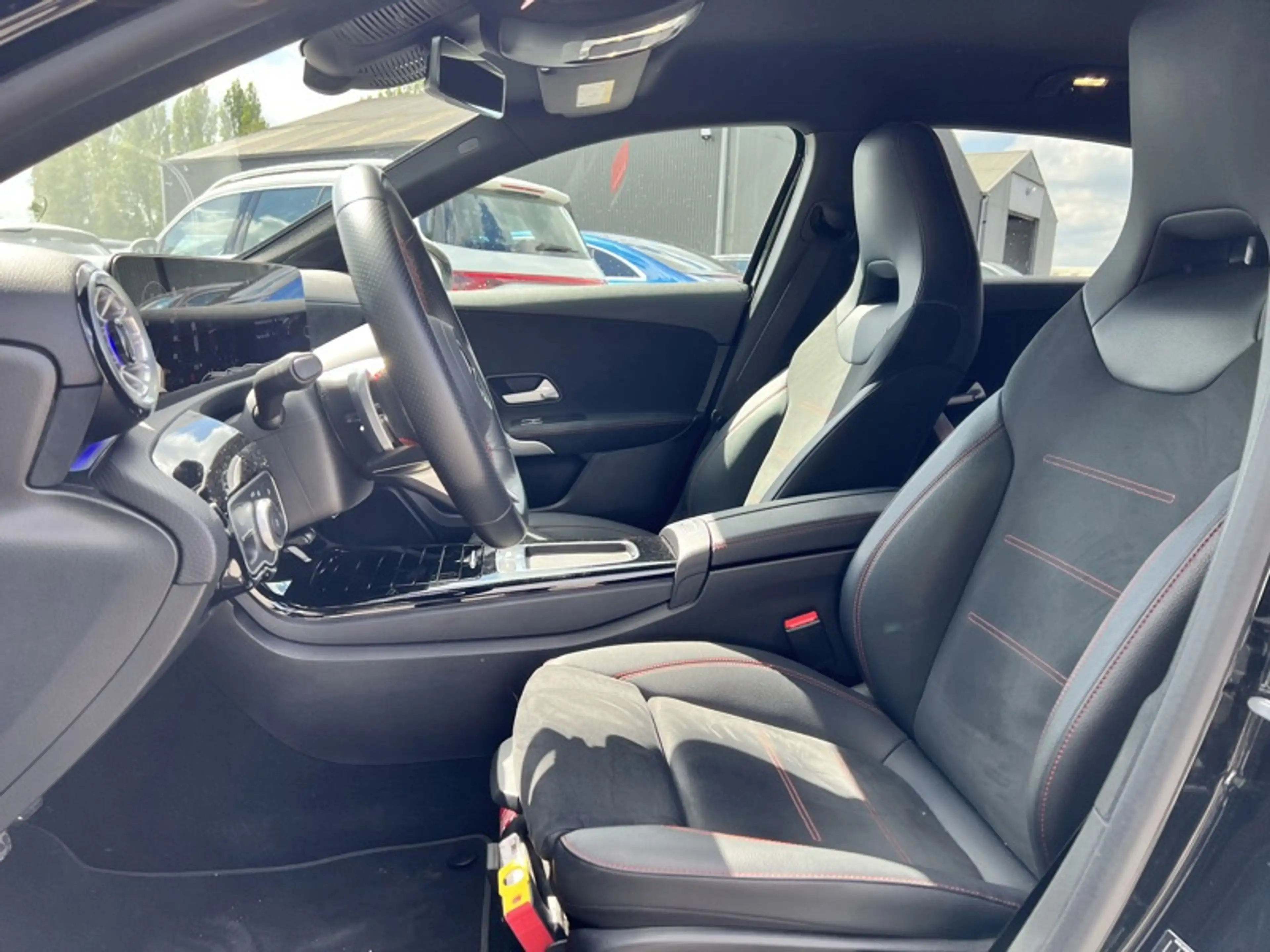 Mercedes-Benz A 180 d AMG Line — photo 5