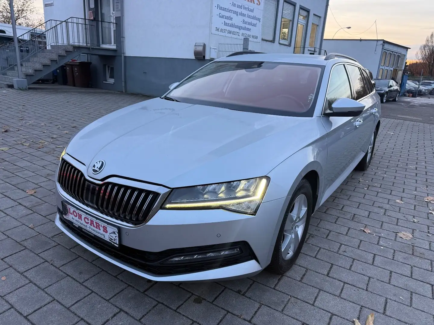 Skoda Superb CombiAmbition/Navi/LED/Kamera/Virtual/TOP Argent - 1