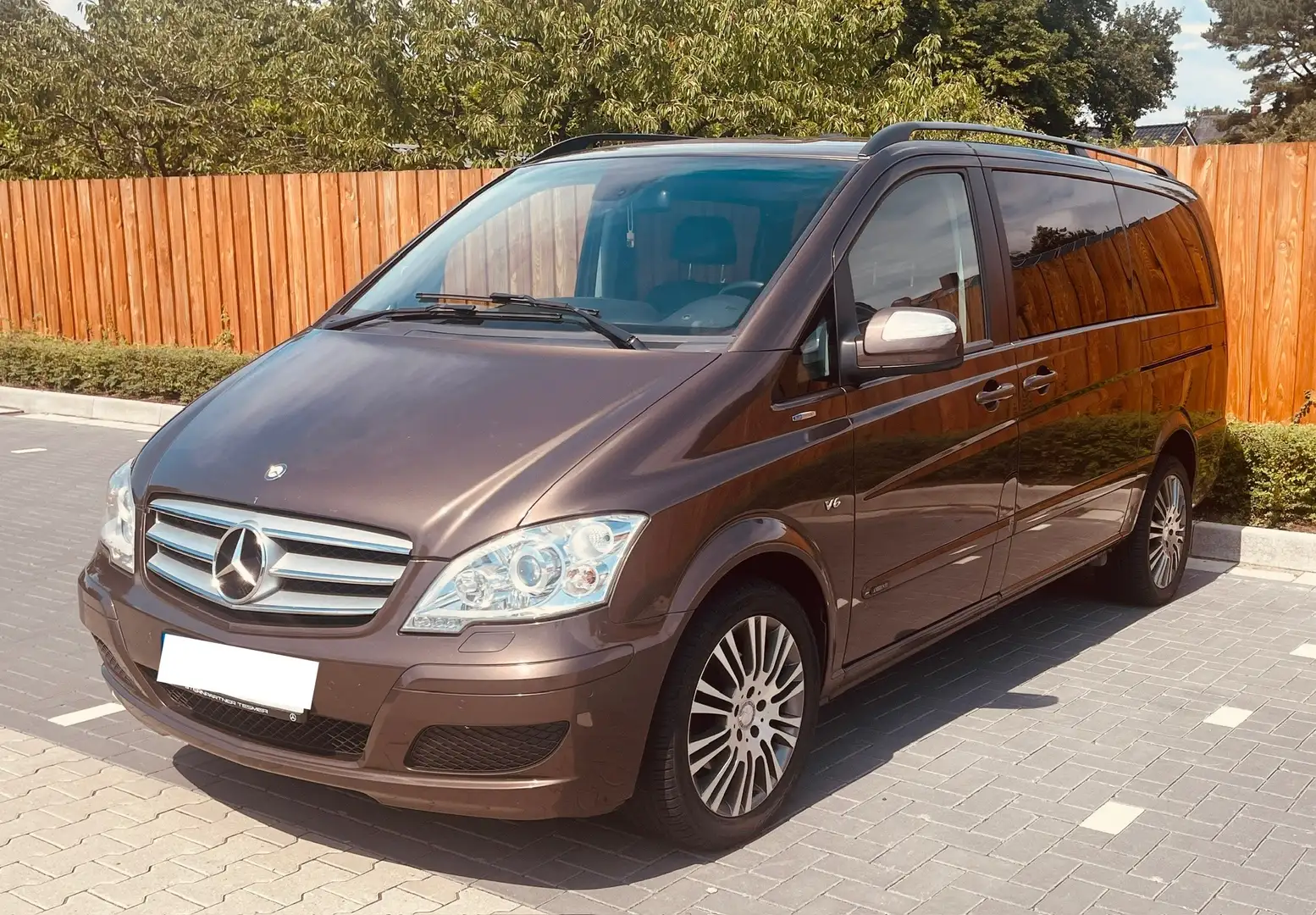 Mercedes-Benz Viano Viano Diesel 3.0 CDI DPF lang Automatik Ambiente Brun - 2