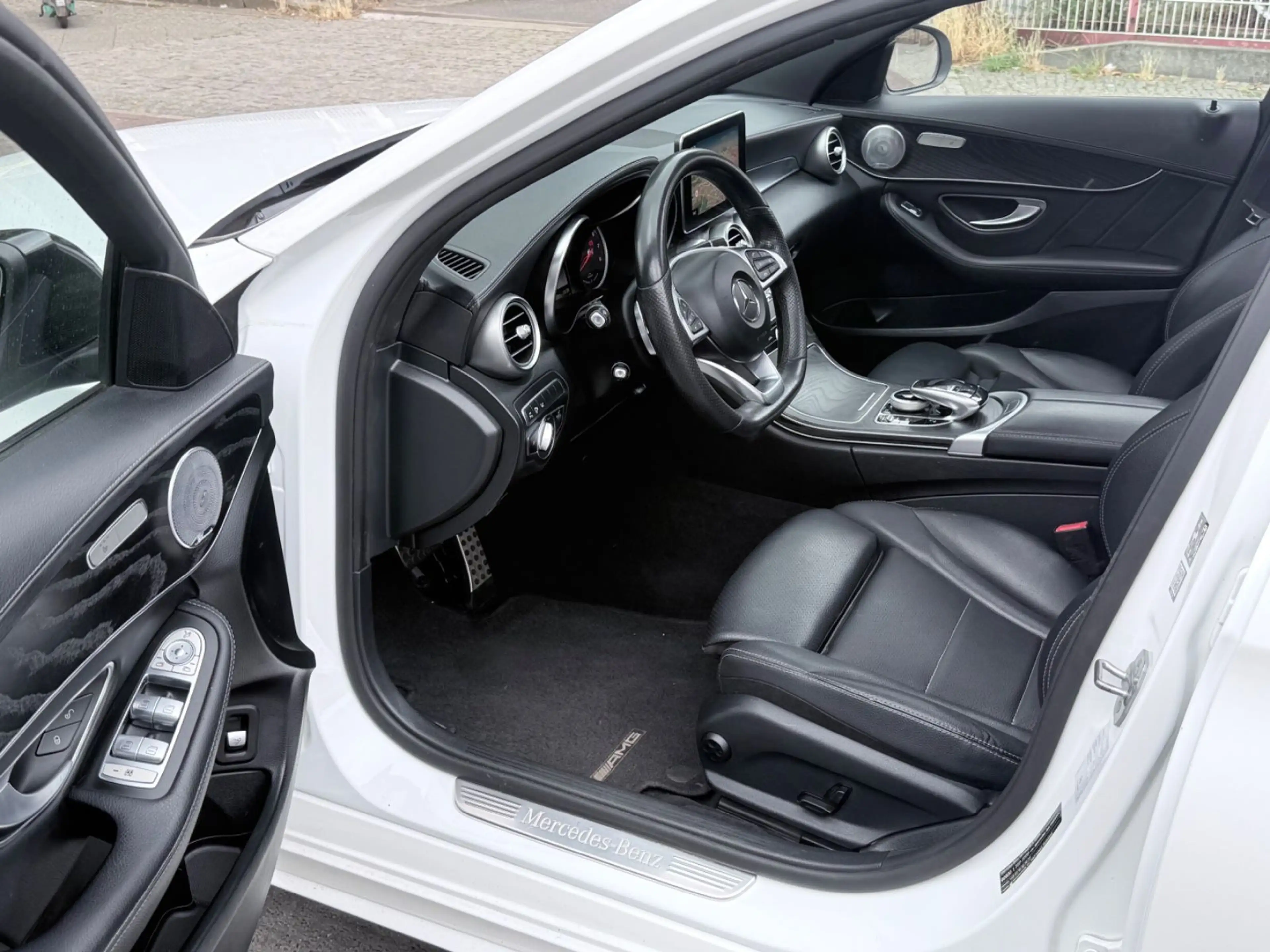 Mercedes-Benz C 350 e +AMG-LINE+PANO+DISTRONIC+360°KAMERA+ — photo 14