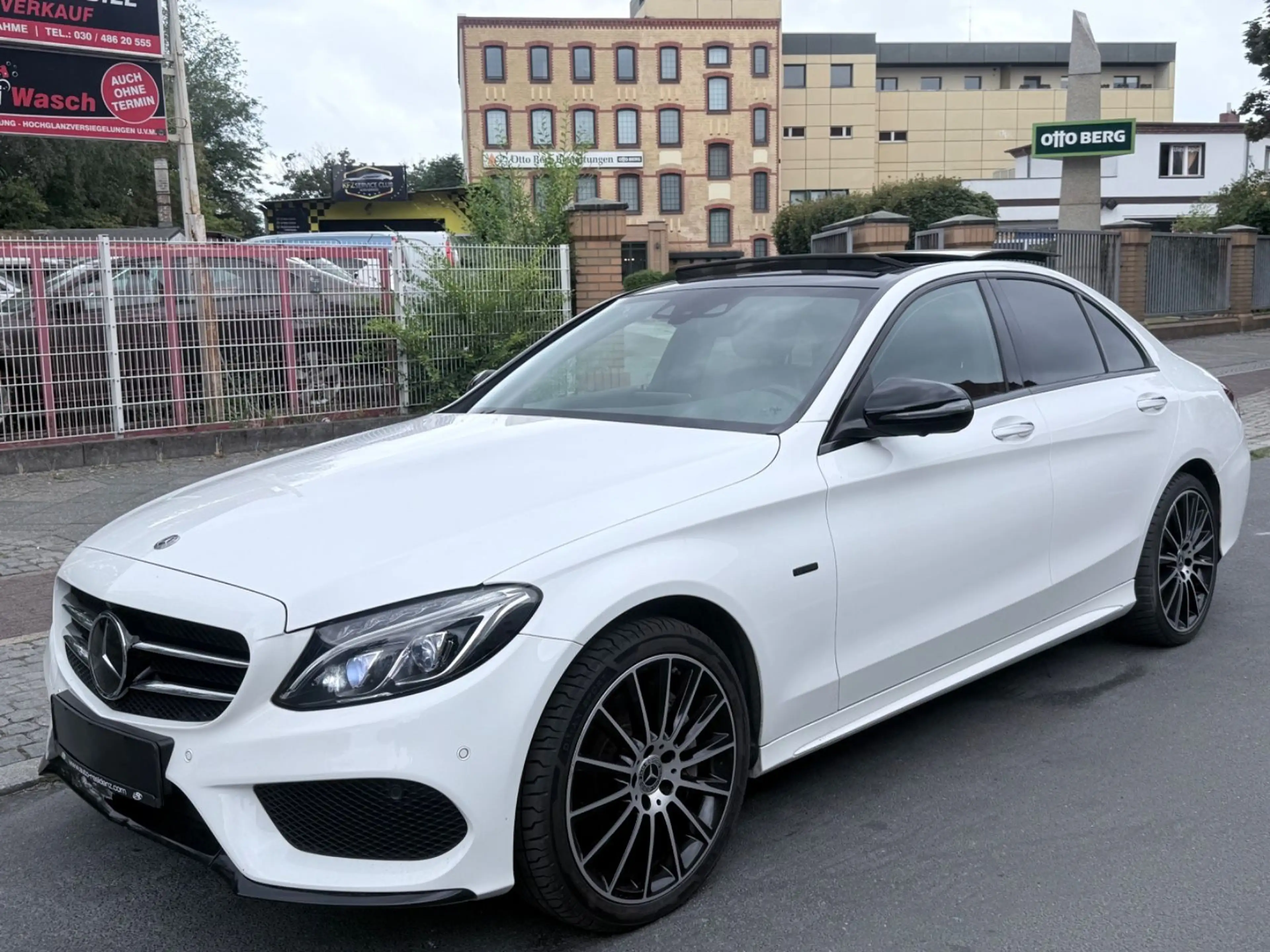 Mercedes-Benz C 350 e +AMG-LINE+PANO+DISTRONIC+360°KAMERA+
