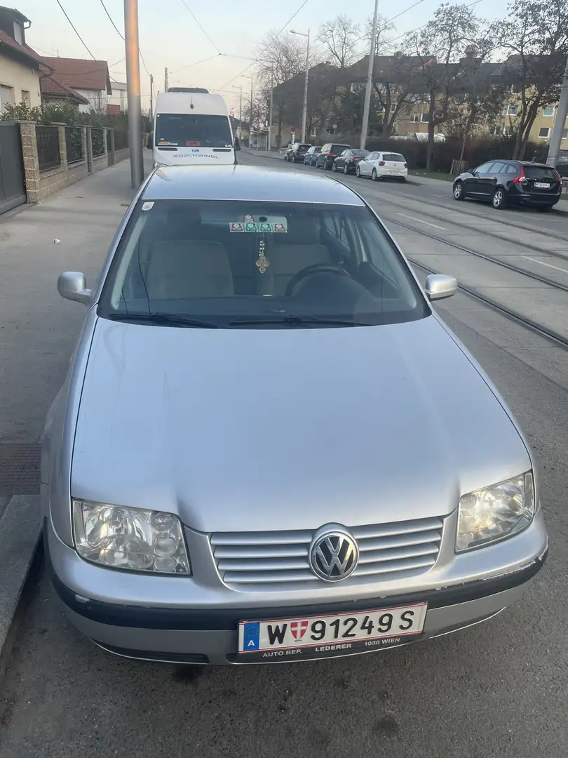 Volkswagen Bora 1.6 Automatik Highline - 1
