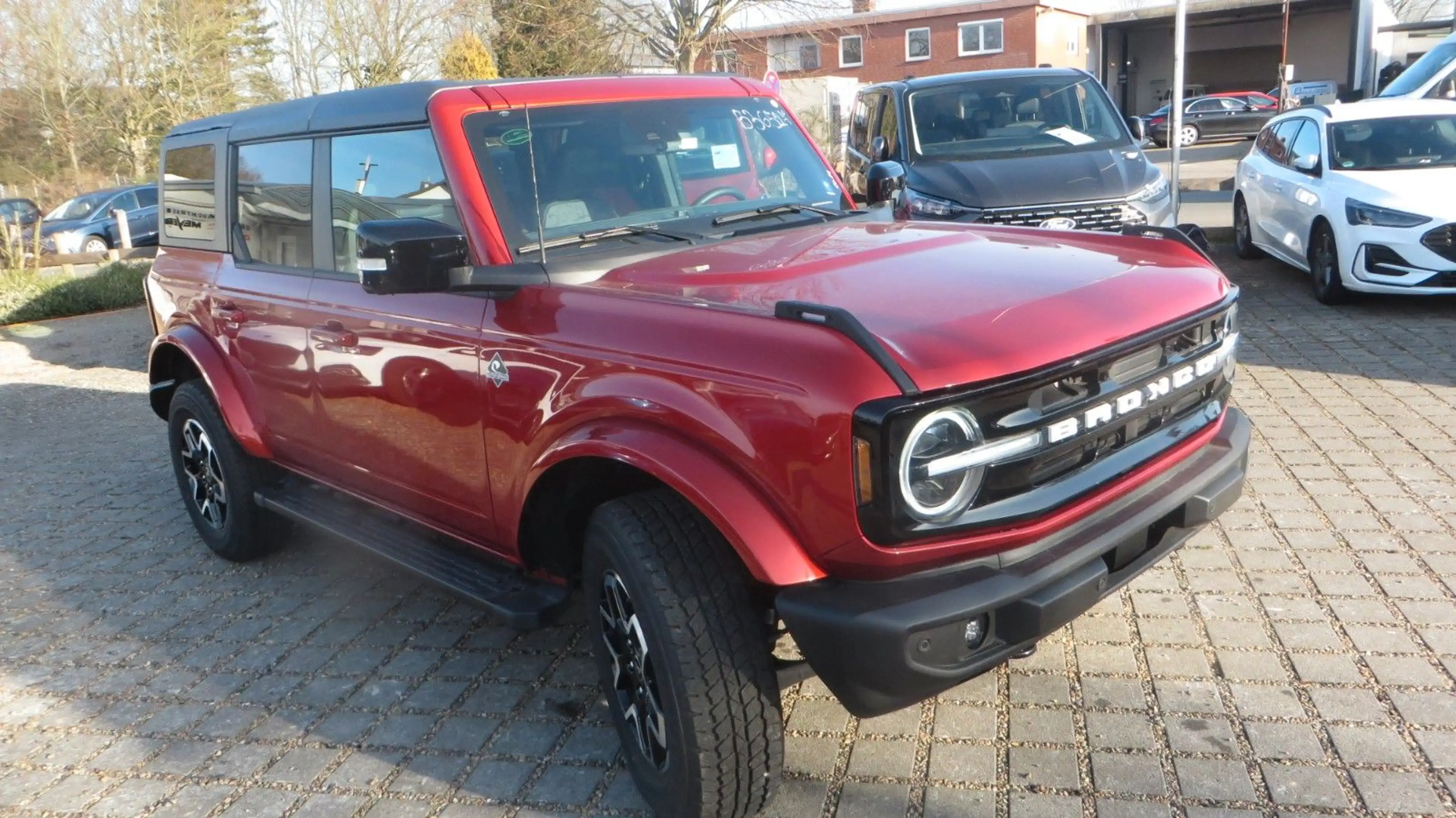 Ford Bronco Outer Banks 4x4 — photo 5