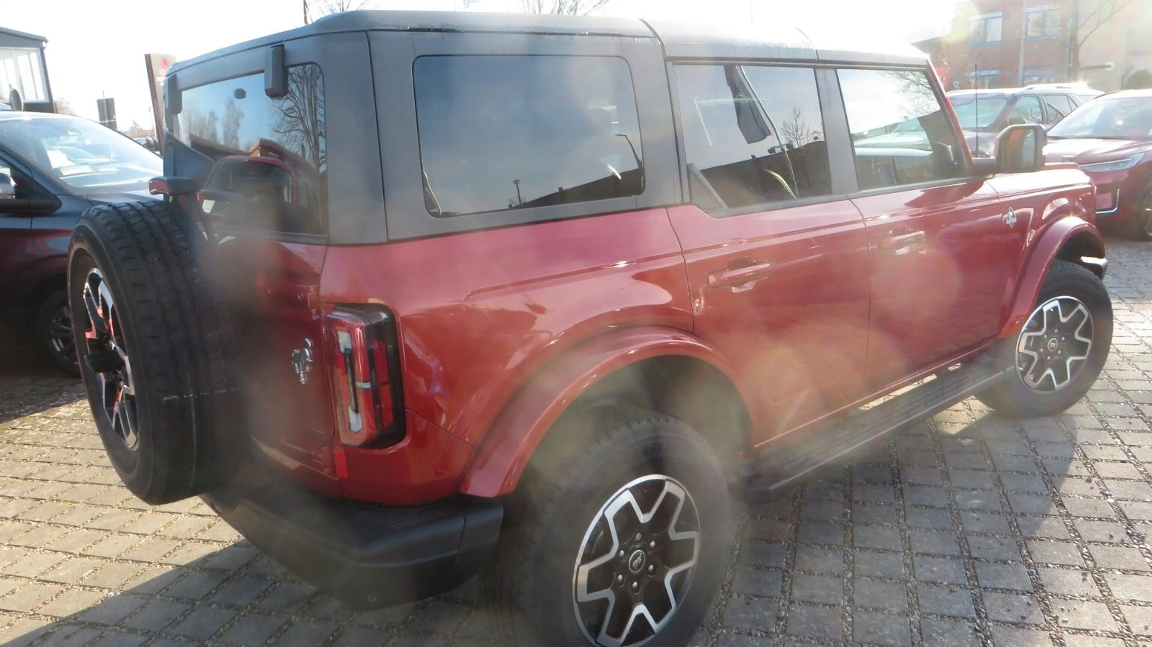 Ford Bronco Outer Banks 4x4 — photo 4
