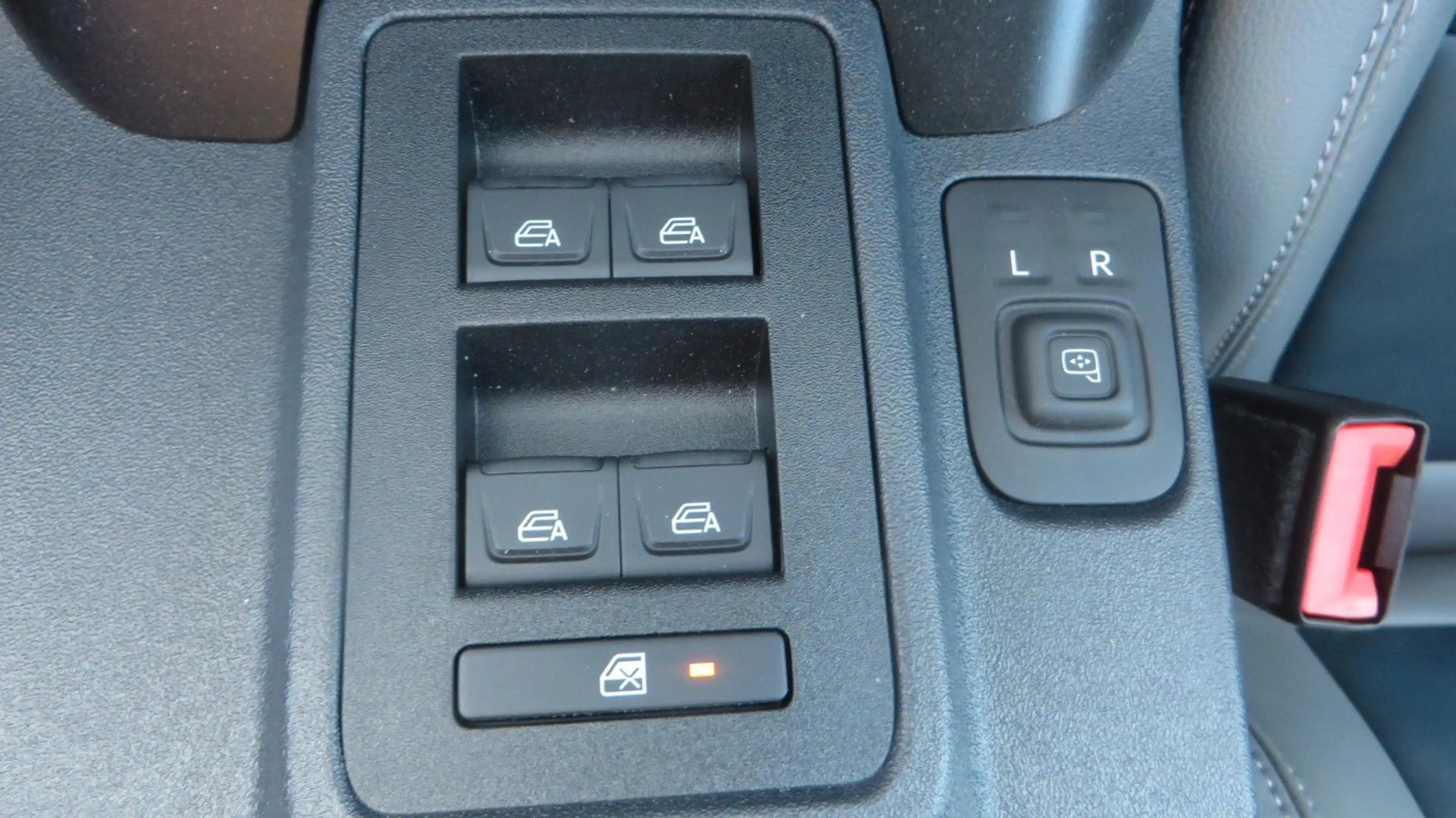 Ford Bronco Outer Banks 4x4 — photo 14