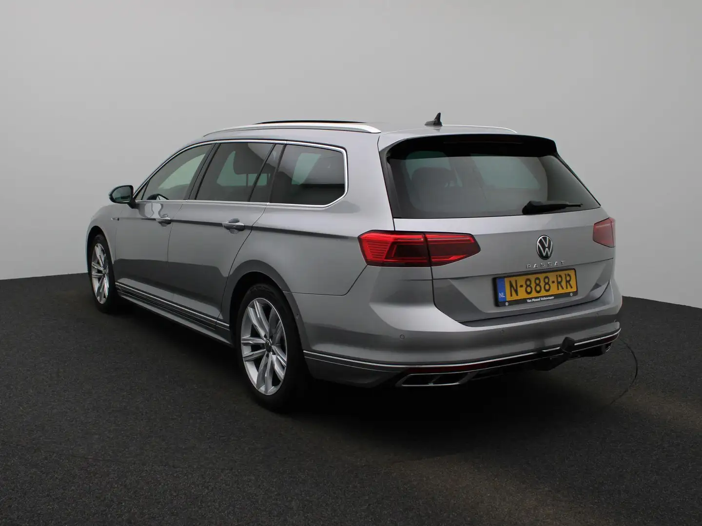 Volkswagen Passat Variant 1.5 TSI R-Line Business + | 150 PK | Trekhaak | Le Grijs - 2