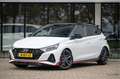 Hyundai i20 1.6 N 204pk | Milltek Uitlaat | Zwart dak | Navi | Wit - thumbnail 1