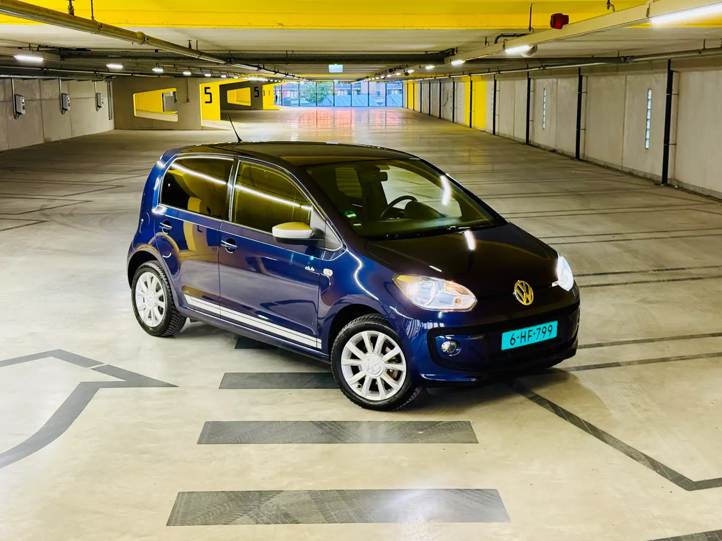 Volkswagen up! Club Up! | Nav. | Airco | Stoelverw. | 1e Eig. Blue - 2