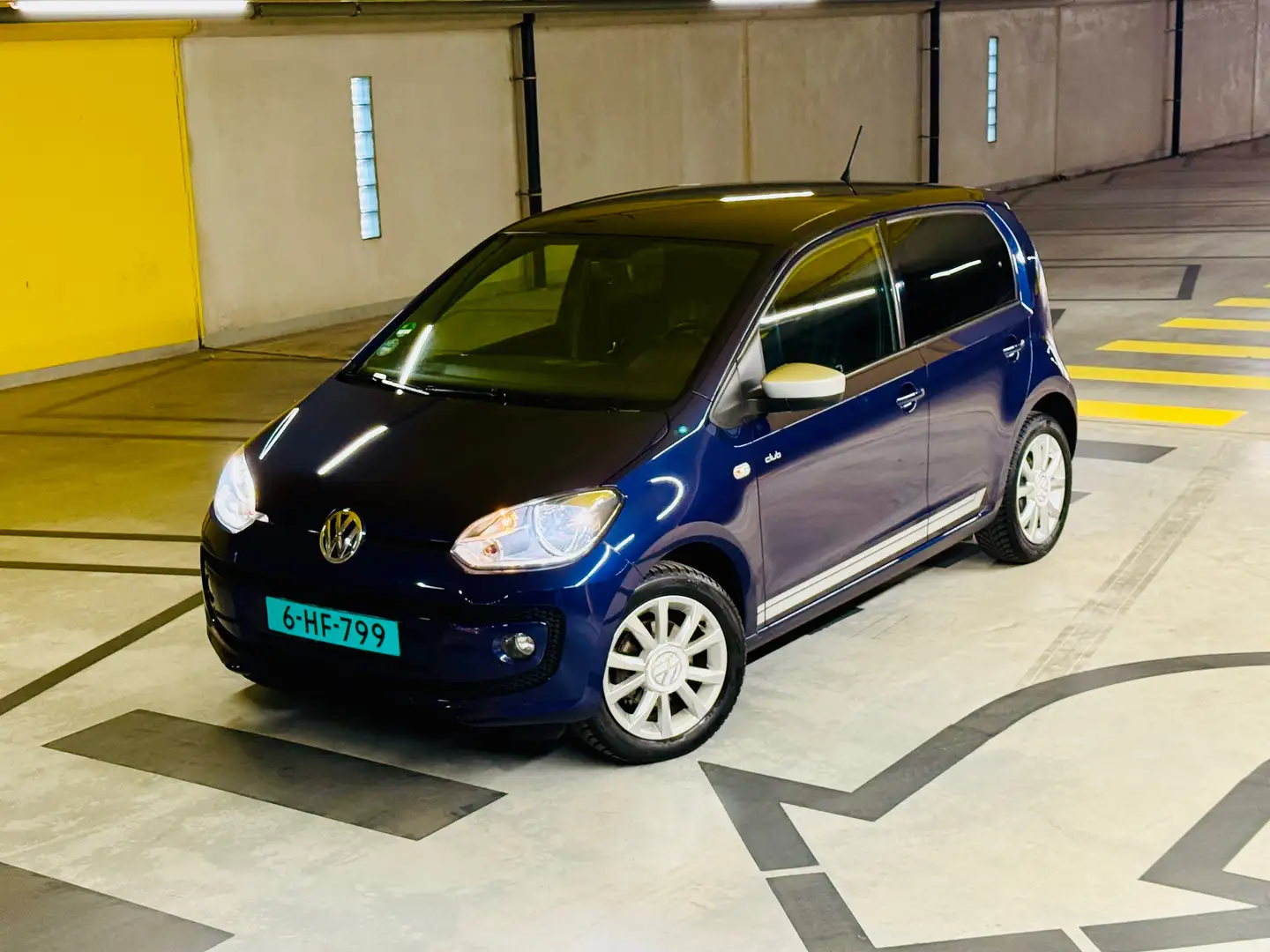 Volkswagen up! Club Up! | Nav. | Airco | Stoelverw. | 1e Eig. Blue - 1