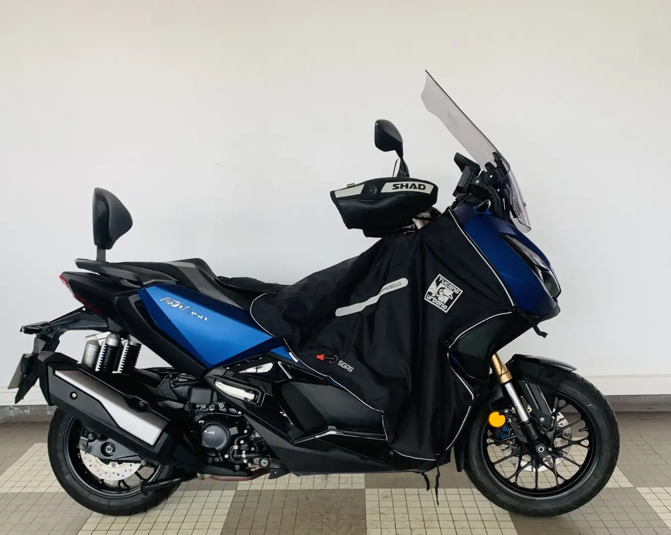 Honda ADV 350 Bleu - 1