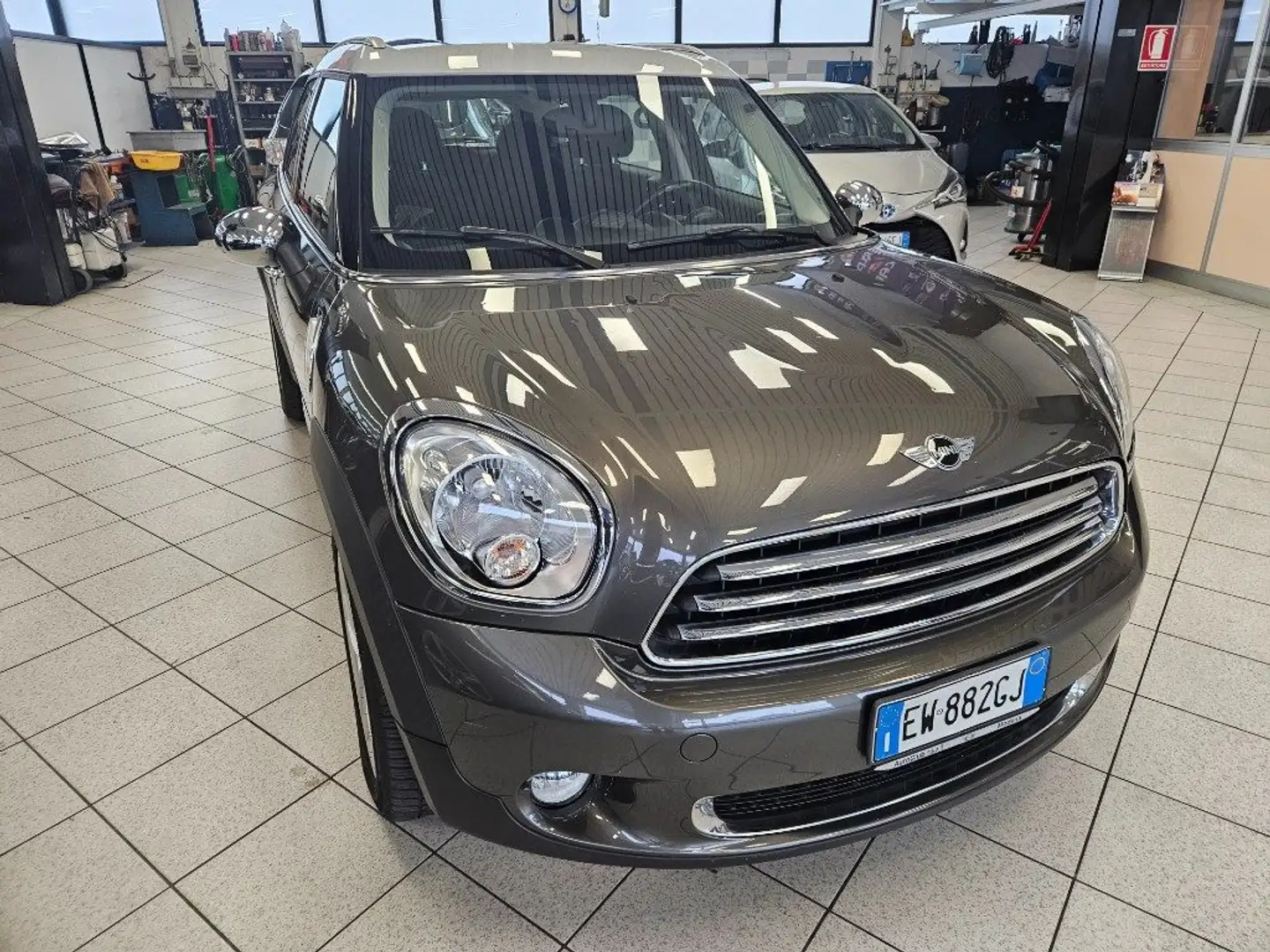 MINI Cooper D Countryman Mini Business Gri - 2