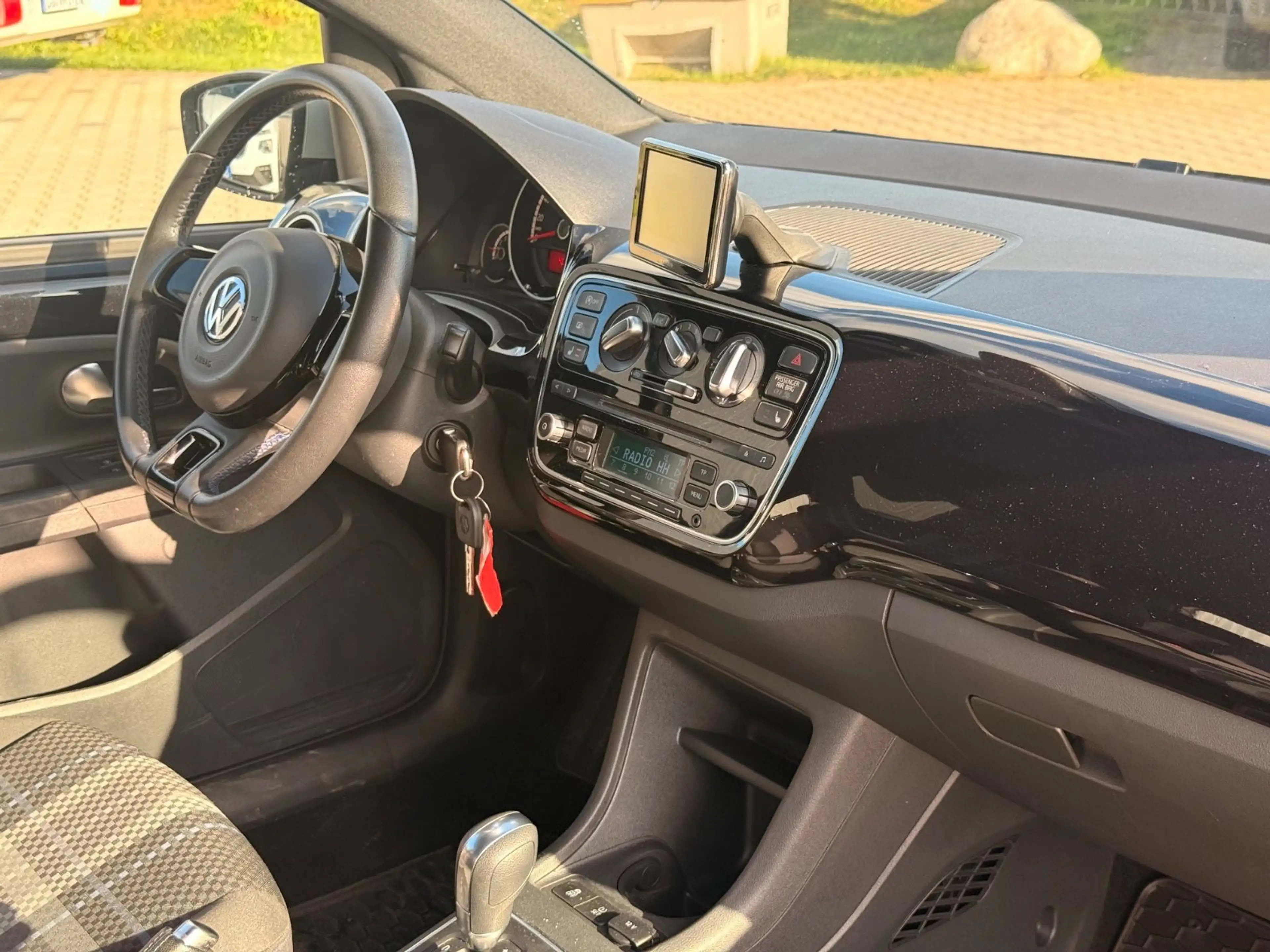 Volkswagen up! move up! Automatik/Navi/´Tempomat/SHZ/PDC — photo 12