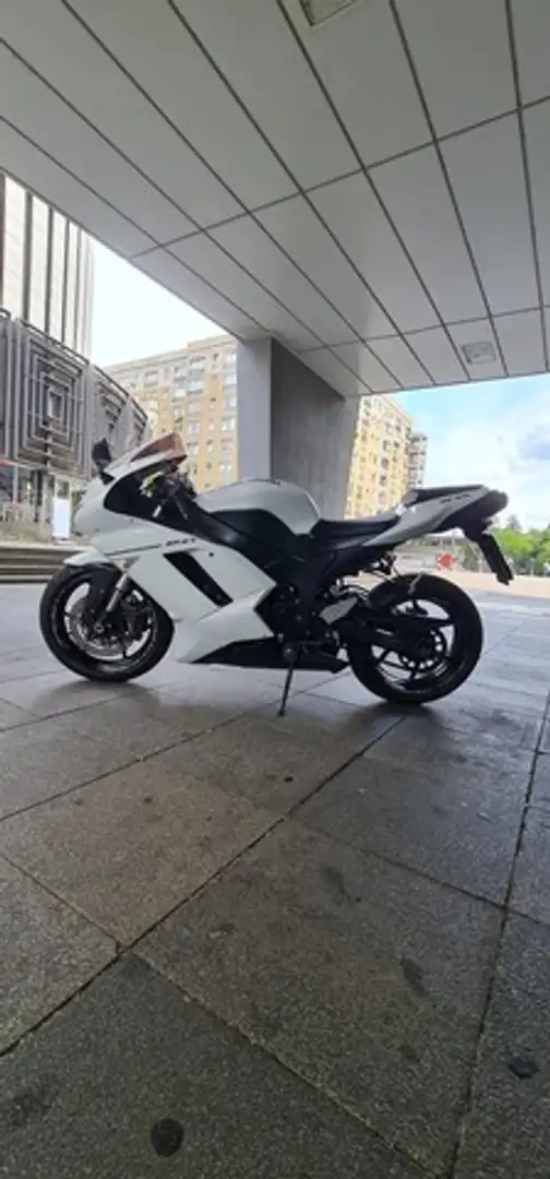 Kawasaki Ninja ZX-6R ZX600P Bílá - 2