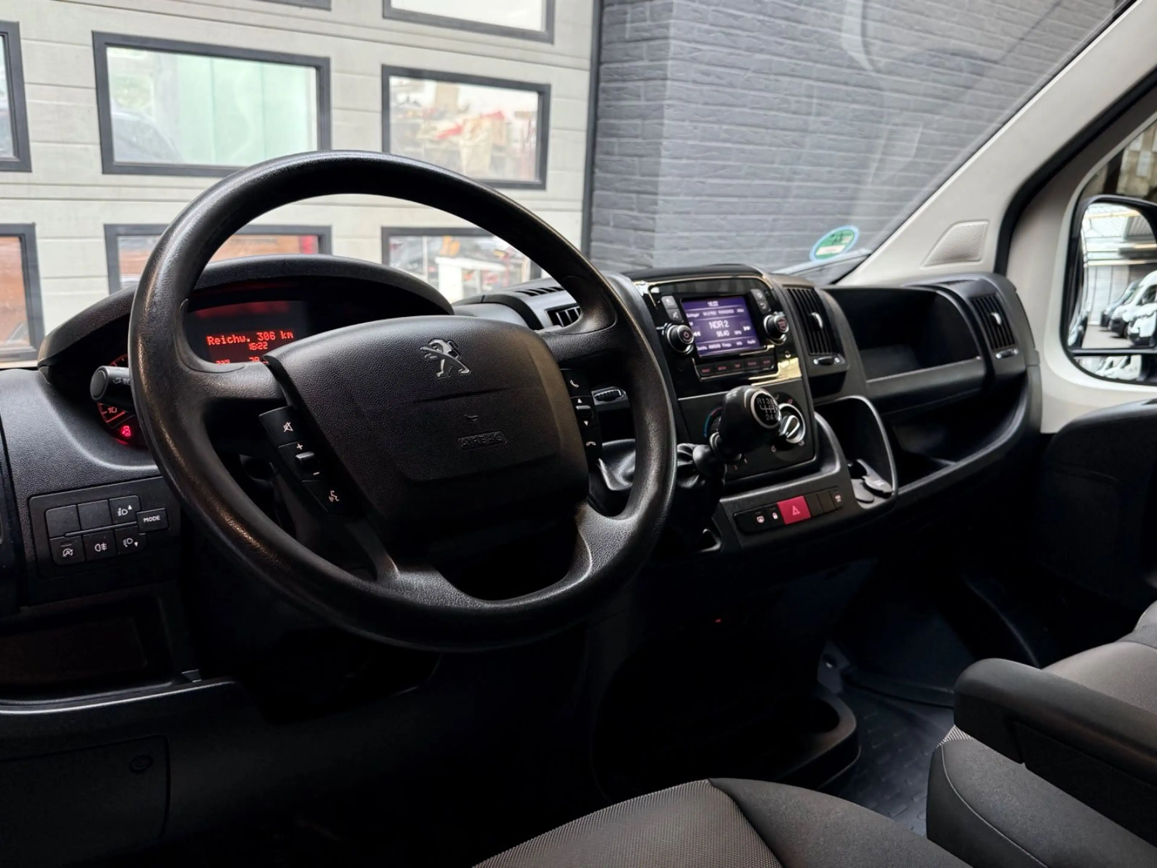 Peugeot Boxer 2.2 D L3 PRITSCHE DOKA 7-SITZER KLIMA DAB — photo 14