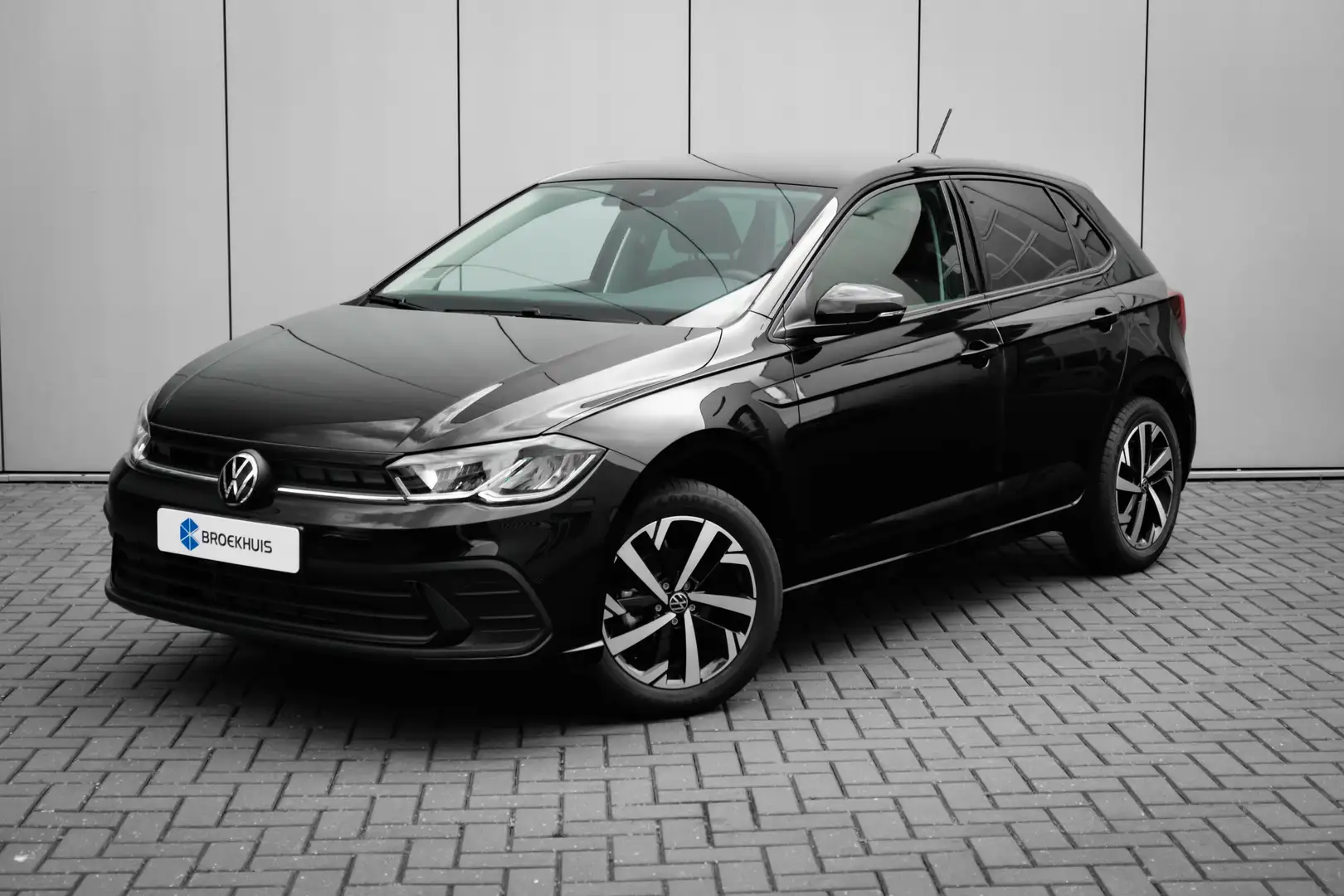 Volkswagen Polo Life Edition Inclusief €2000,- inruilvoordeel + €1 Zwart - 1