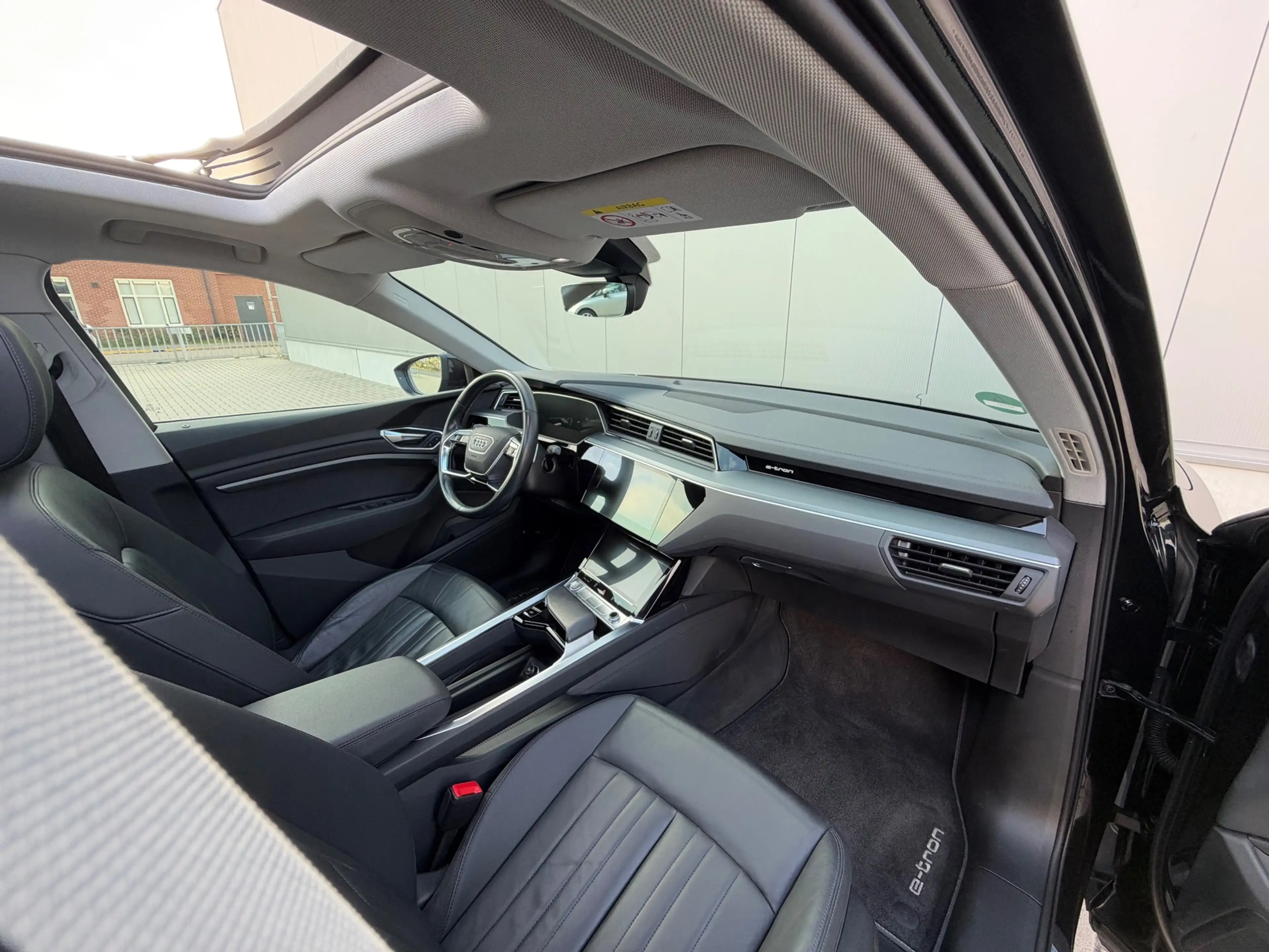 Audi e-tron E-tron 50 quattro PANO SOH 92% 71 kWh NAP — photo 15