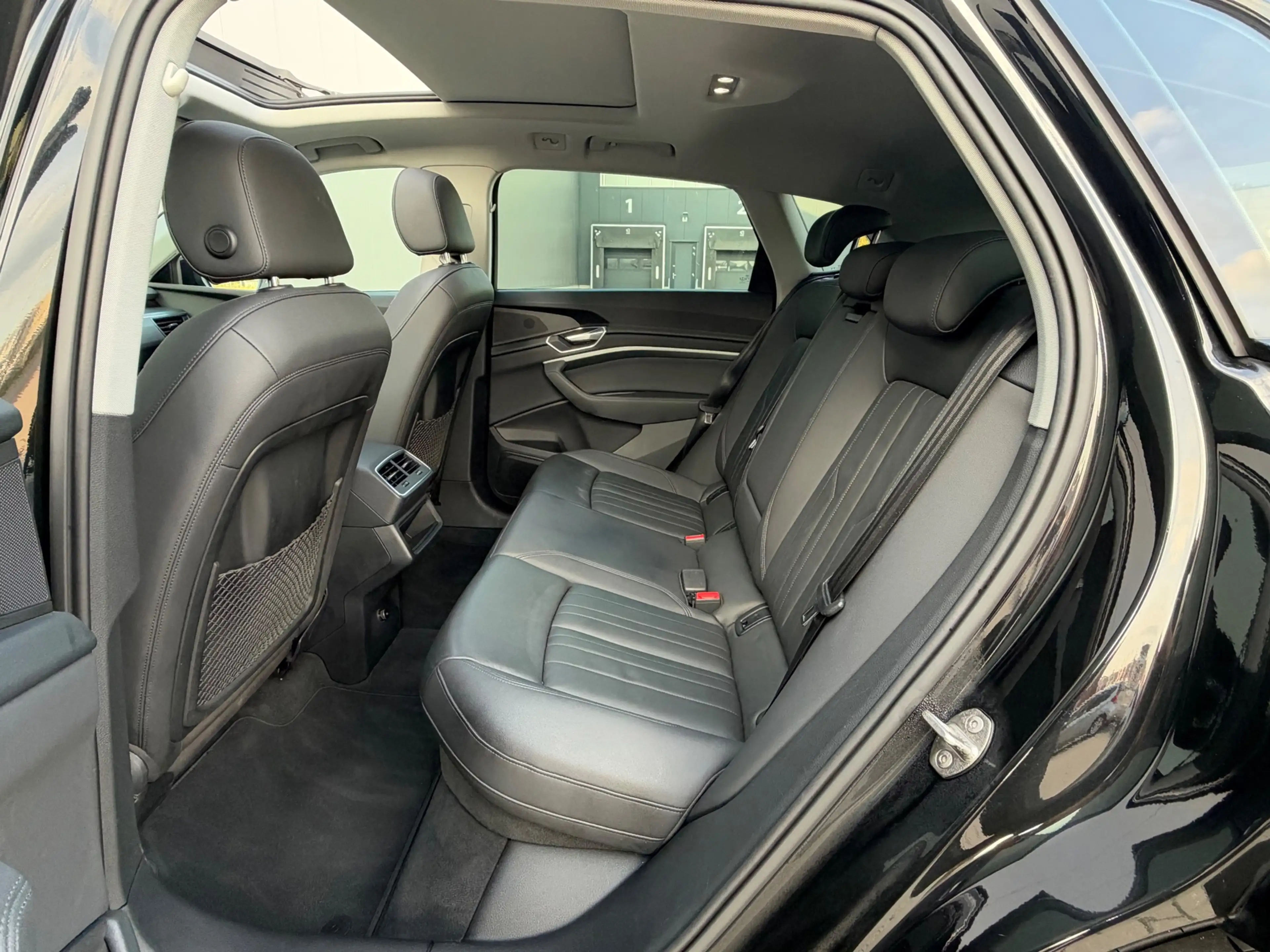 Audi e-tron E-tron 50 quattro PANO SOH 92% 71 kWh NAP — photo 14