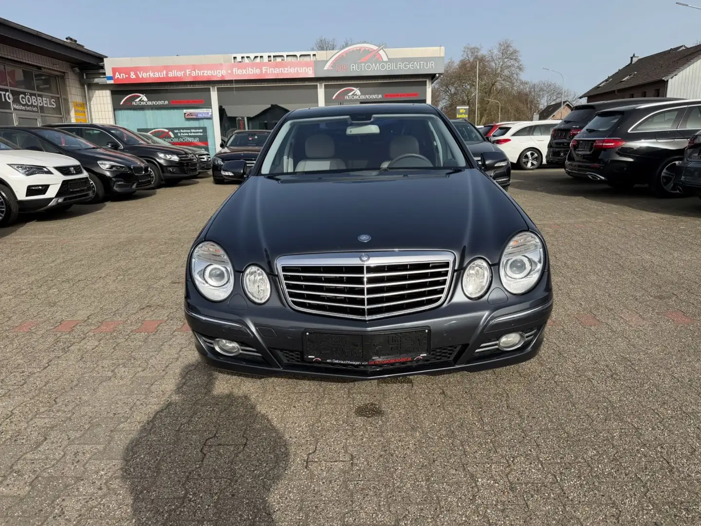 Mercedes-Benz E 200 Avantgarde BI-Xenon S-Dach H&K Comand Grau - 2