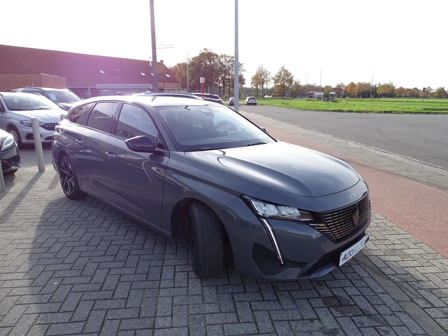 Peugeot 308 308 SW Hybrid 180 e-EAT8 Allure Pack Grijs - 2