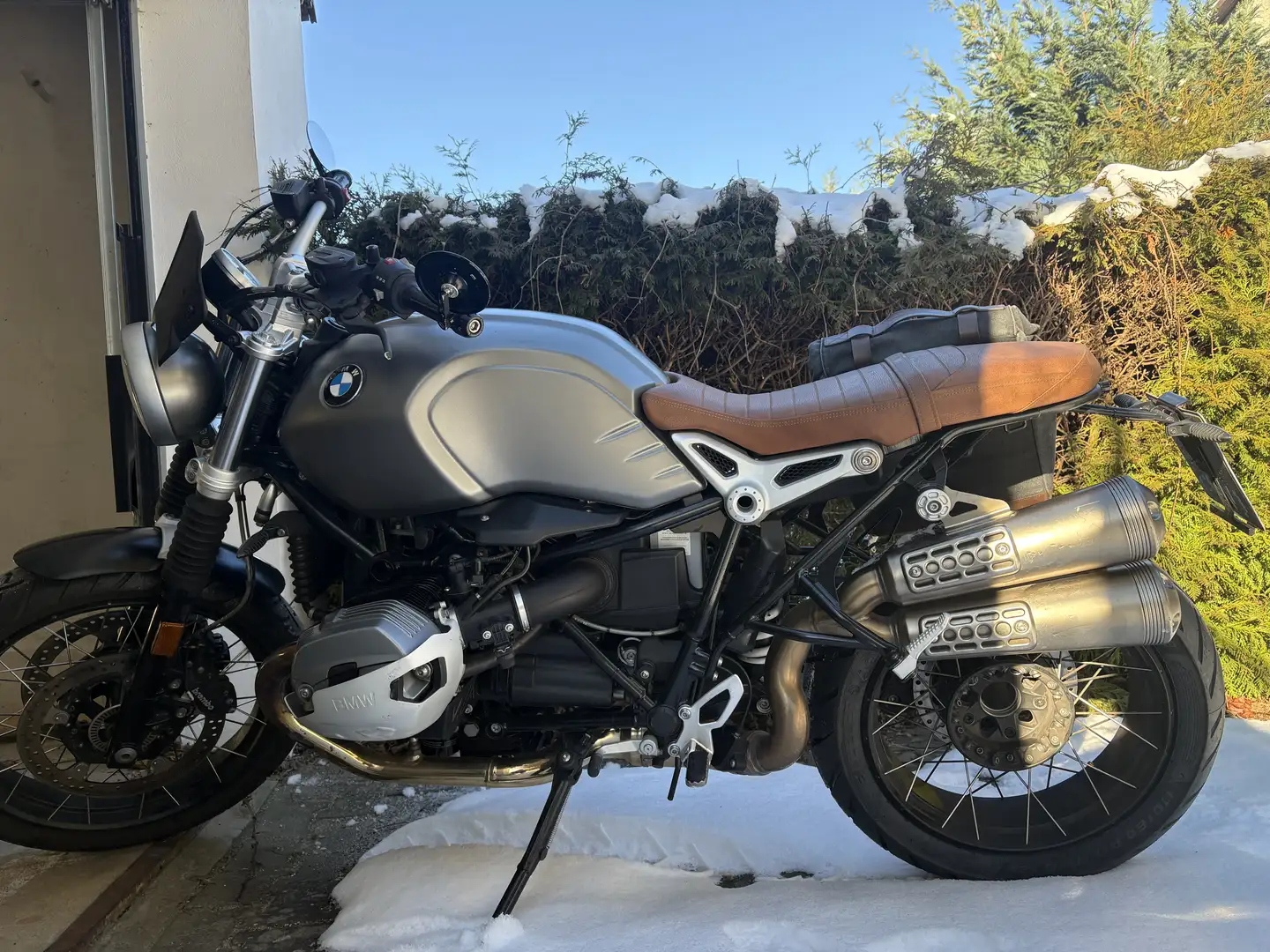 BMW R nineT Scrambler Gris - 1