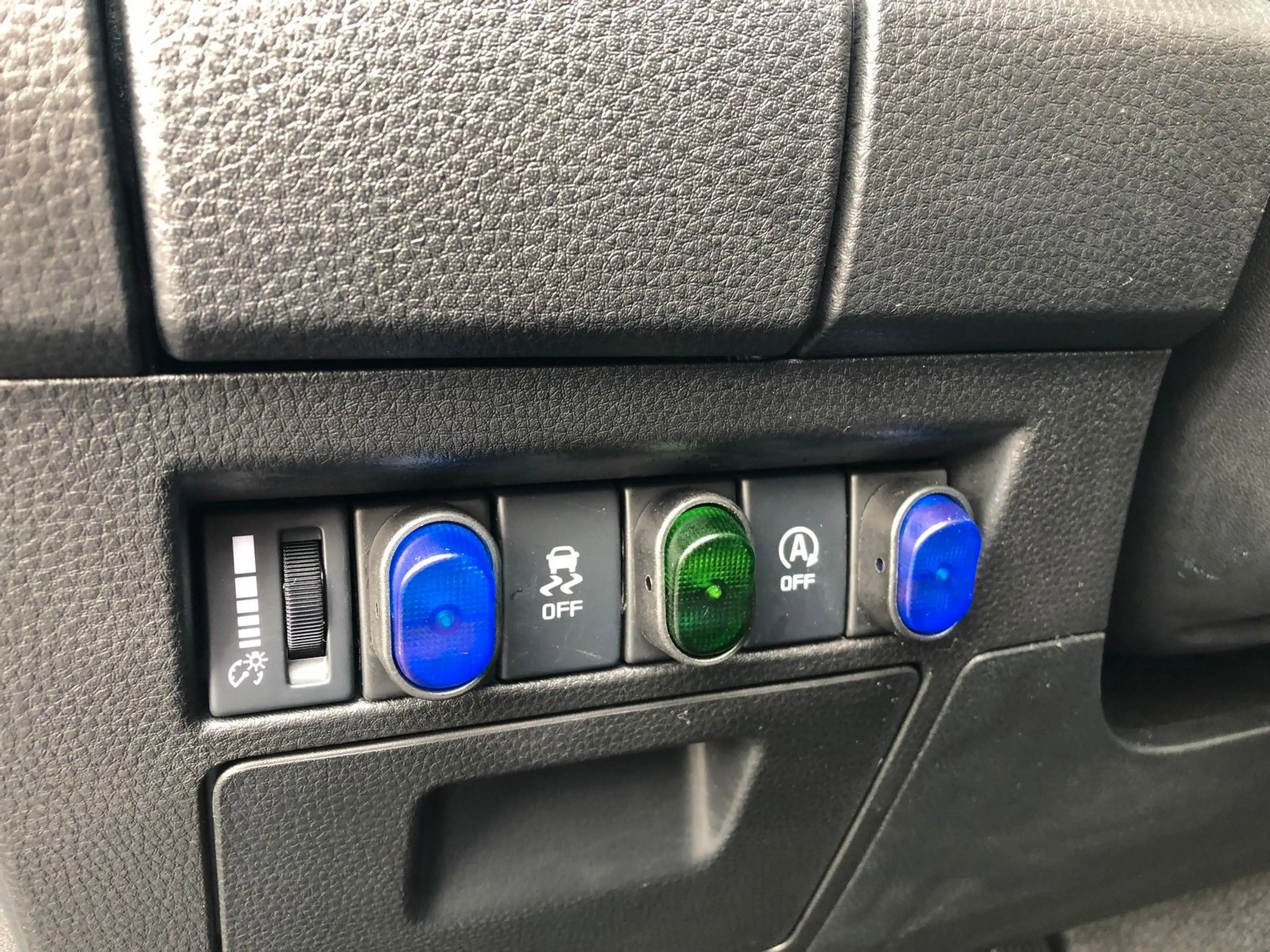 Isuzu D-Max Double Cab V-Cross AT + hohes Fahrwerk + — photo 29