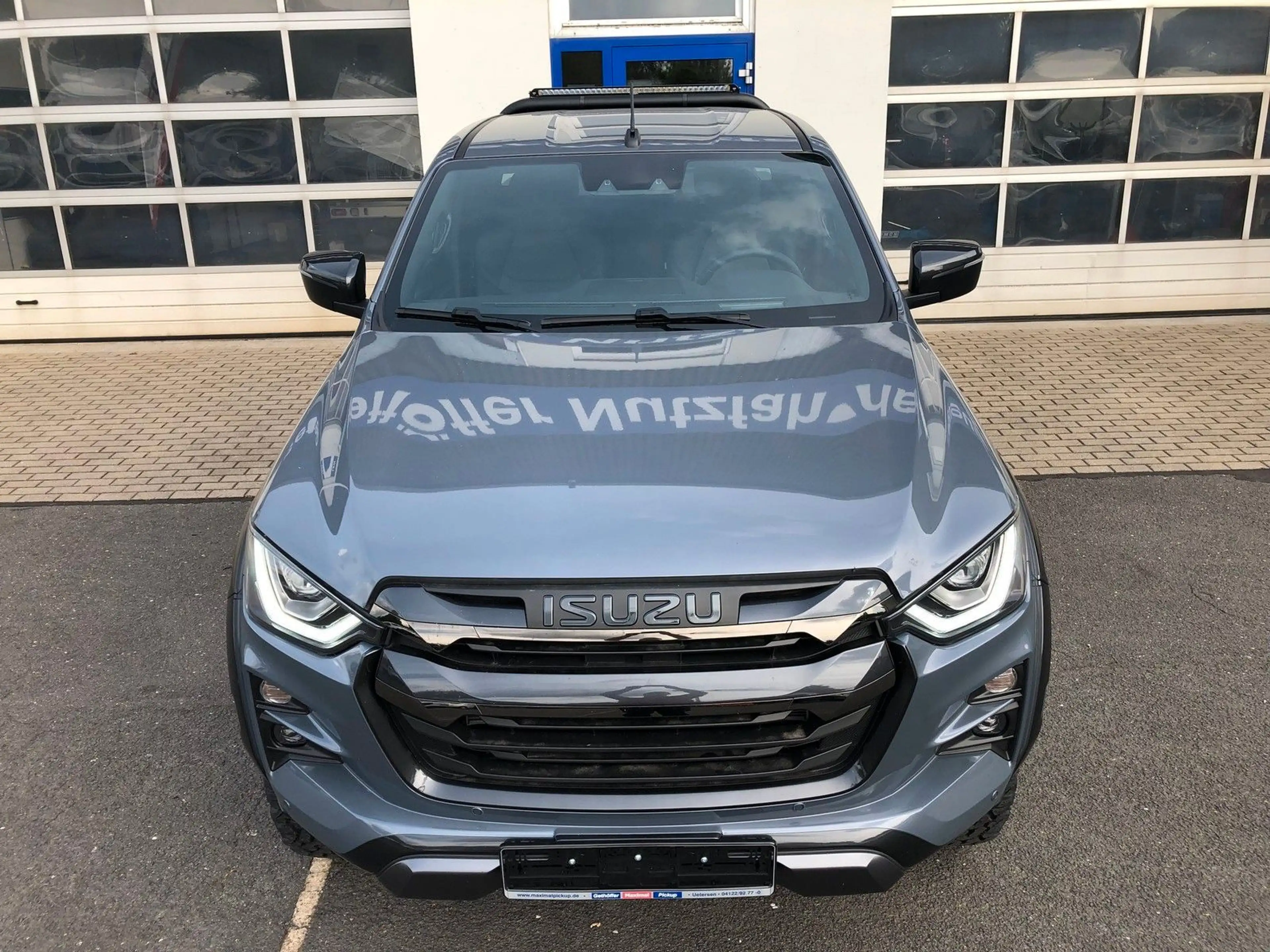 Isuzu D-Max Double Cab V-Cross AT + hohes Fahrwerk + — photo 4