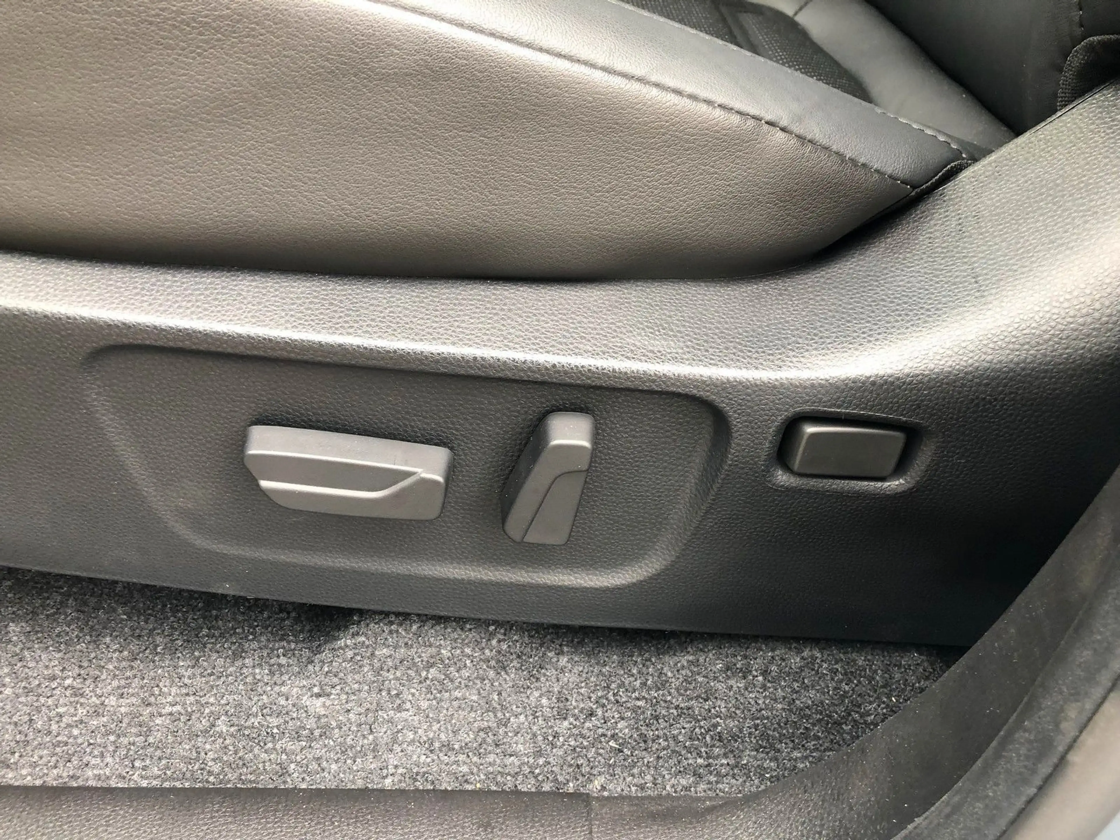 Isuzu D-Max Double Cab V-Cross AT + hohes Fahrwerk + — photo 21
