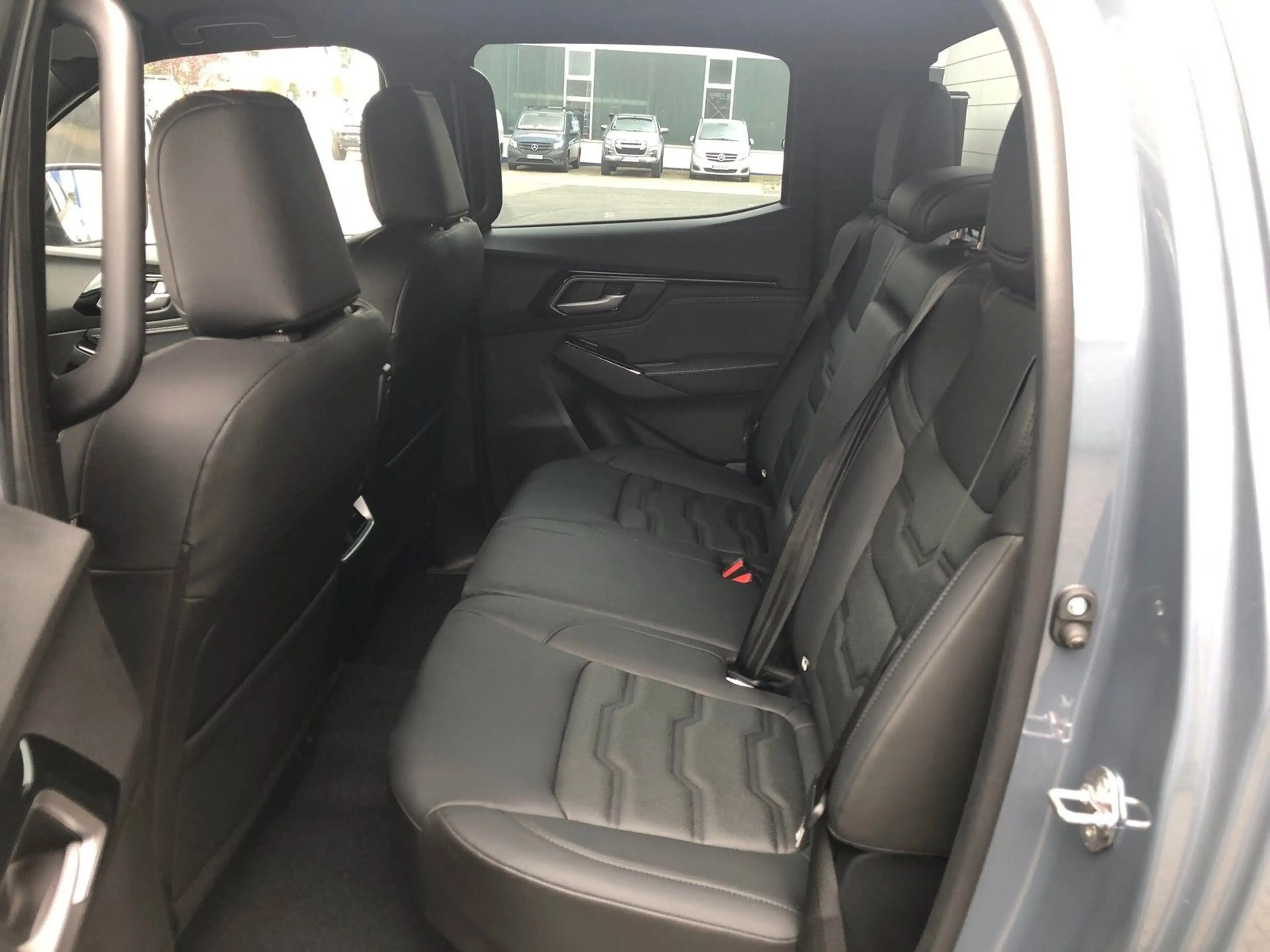 Isuzu D-Max Double Cab V-Cross AT + hohes Fahrwerk + — photo 26