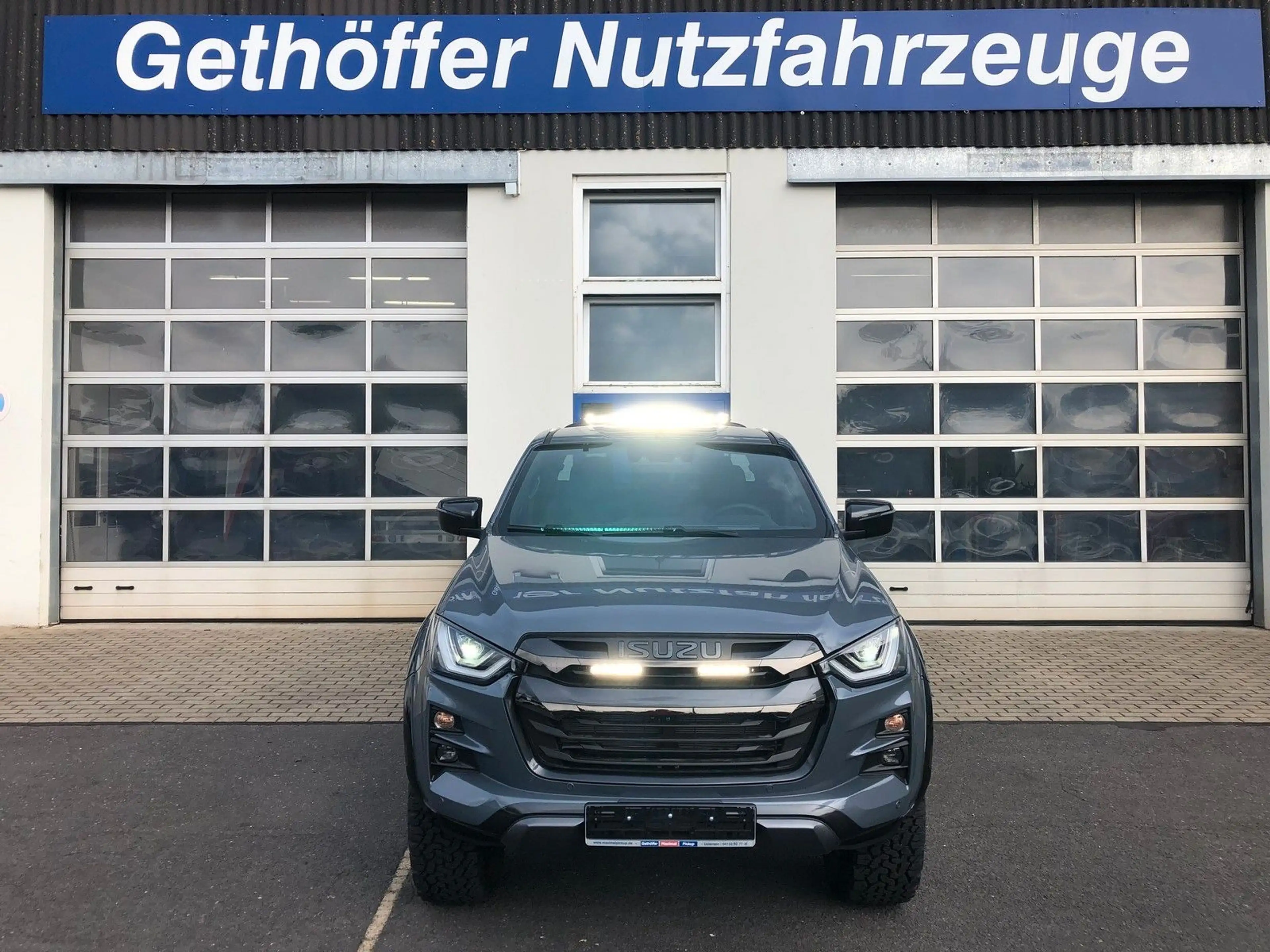 Isuzu D-Max Double Cab V-Cross AT + hohes Fahrwerk + — photo 12