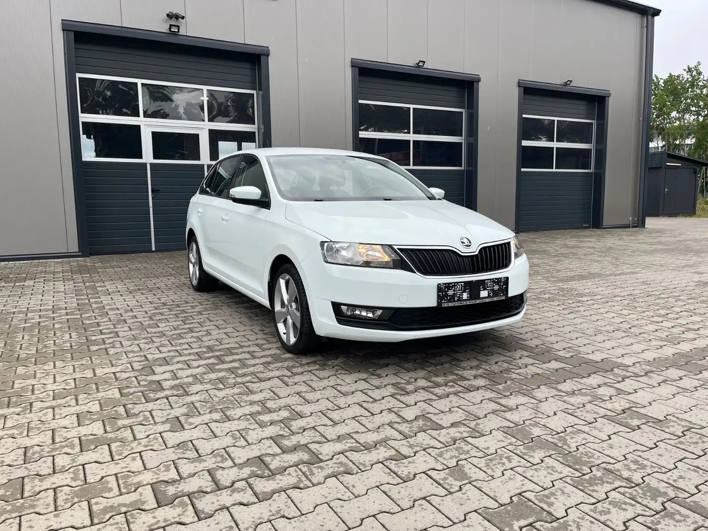 Skoda Rapid/Spaceback Spaceback Cool Edition Weiß - 2