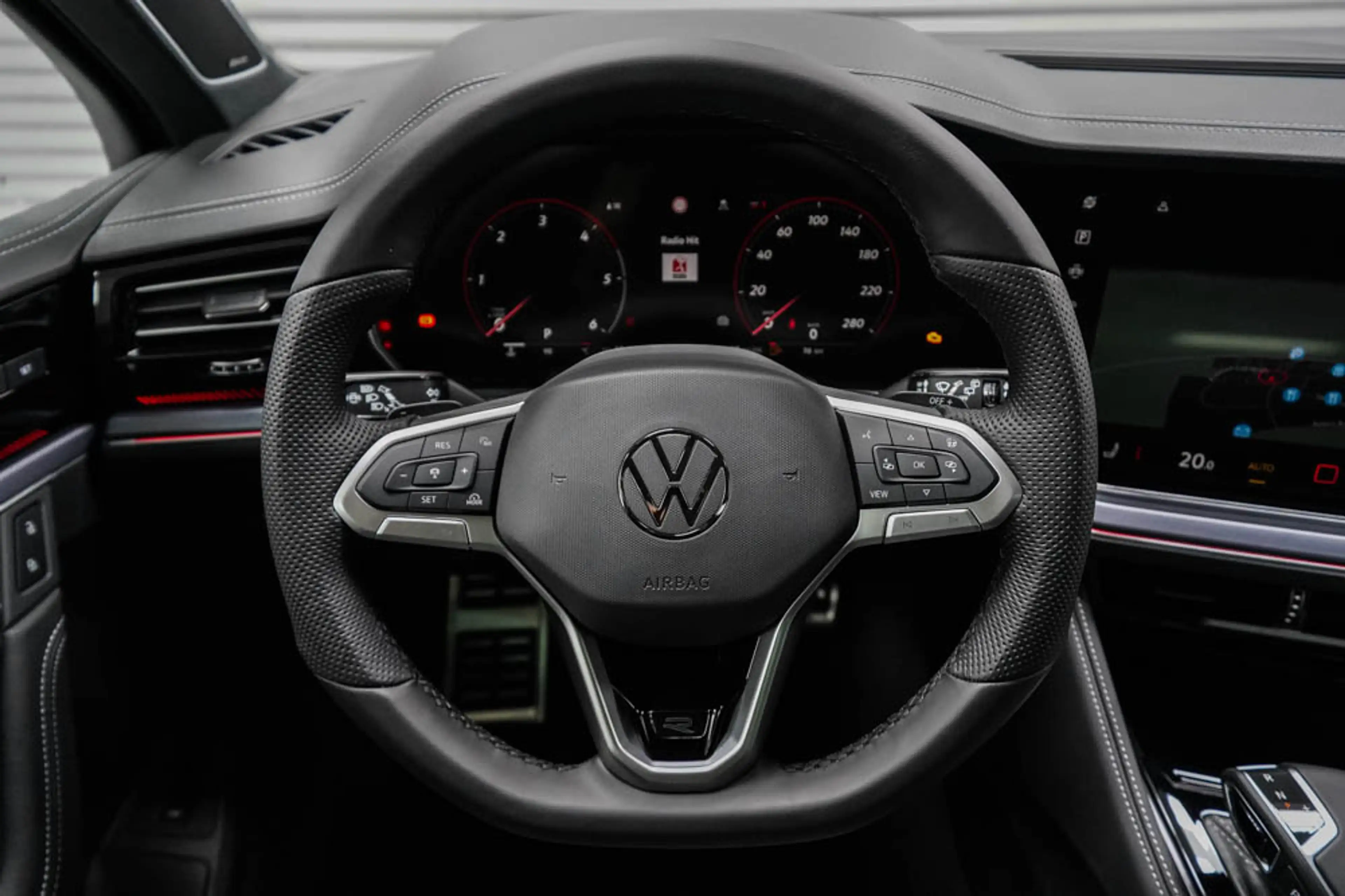 Volkswagen Touareg 3,0 V6 TDI 4Motion R-Line - LAGER — photo 9
