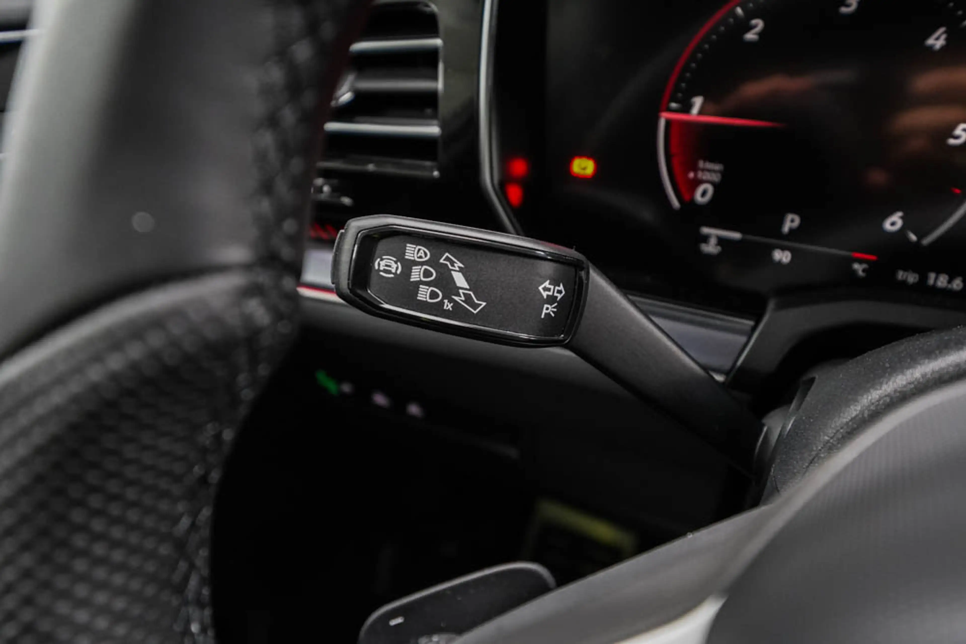 Volkswagen Touareg 3,0 V6 TDI 4Motion R-Line - LAGER — photo 10