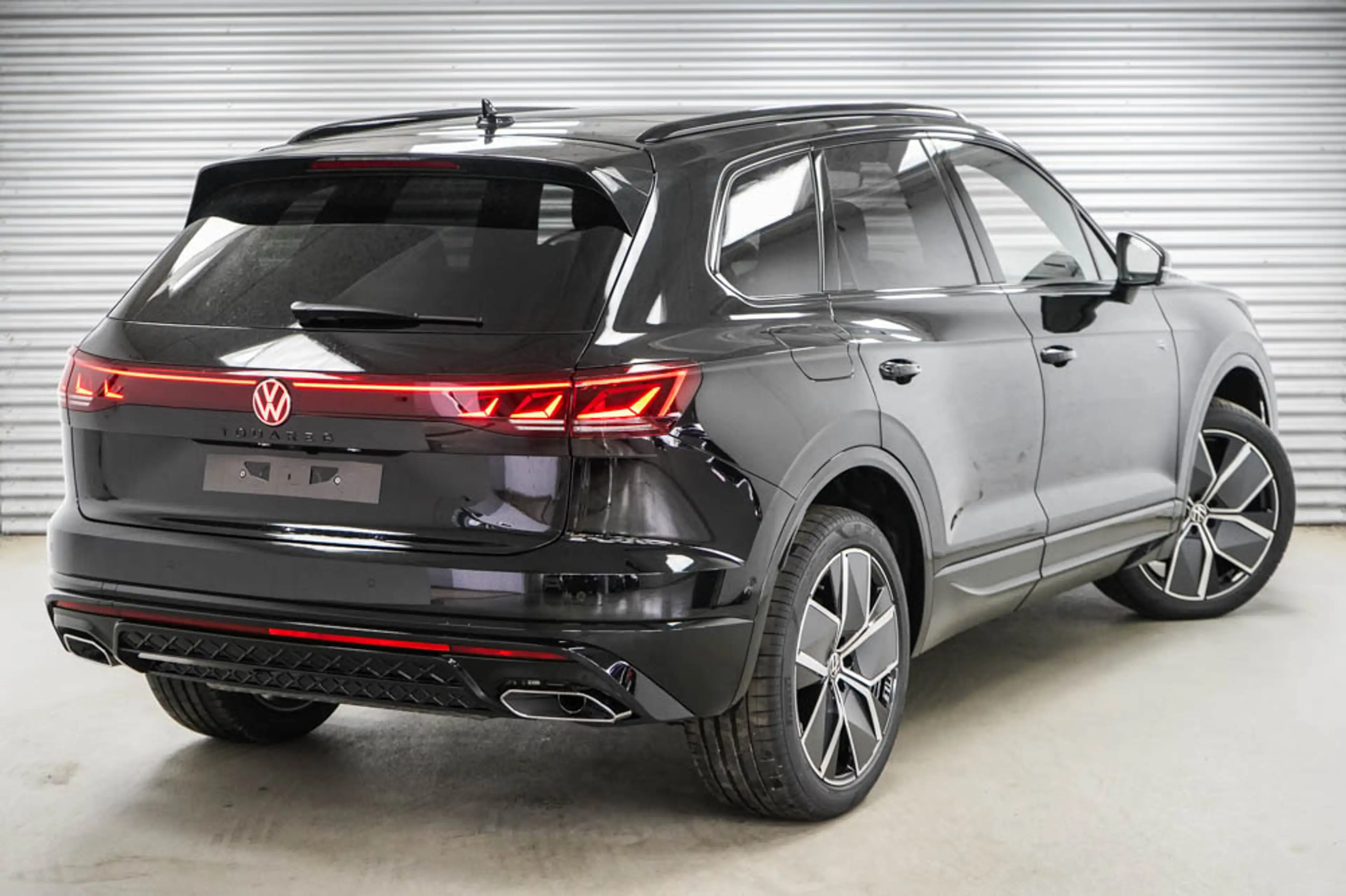 Volkswagen Touareg 3,0 V6 TDI 4Motion R-Line - LAGER — photo 3