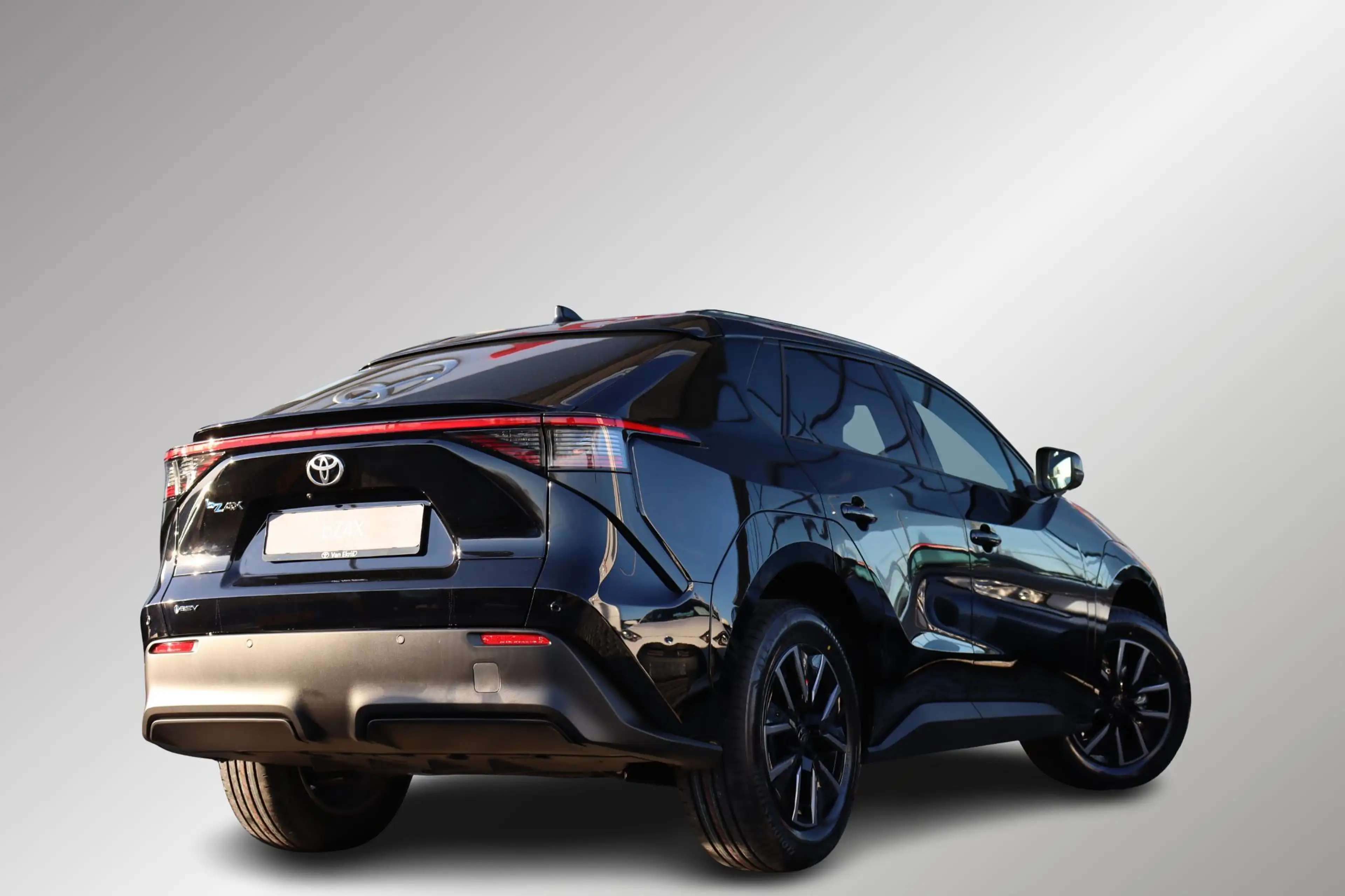 Toyota bZ4X Dynamic 73,1 kWh, VERWACHT, in november leverbaar — photo 2