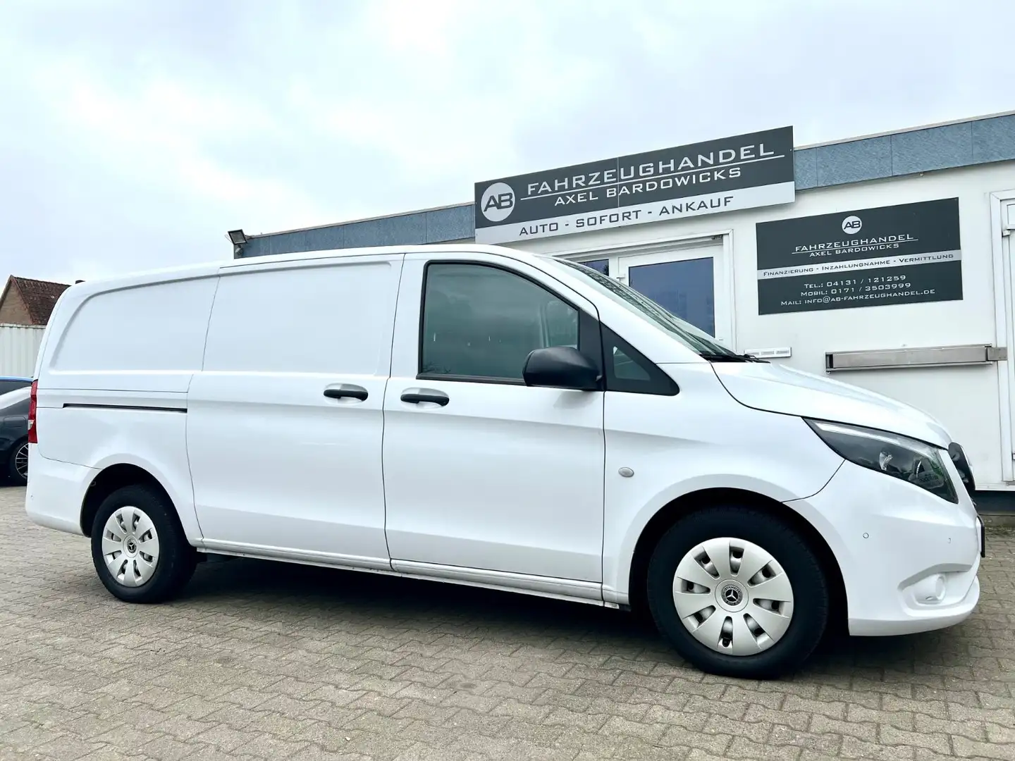 Mercedes-Benz Vito Kasten 114 CDI FWD lang / AHK / Kamera Blanco - 1