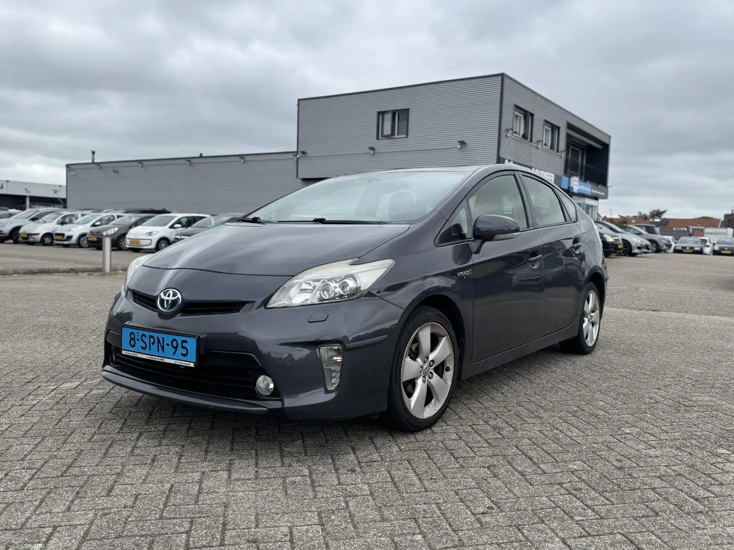 Toyota Prius 1.8 Dynamic Business / APK / NAVI / CAMERA / Grijs - 2