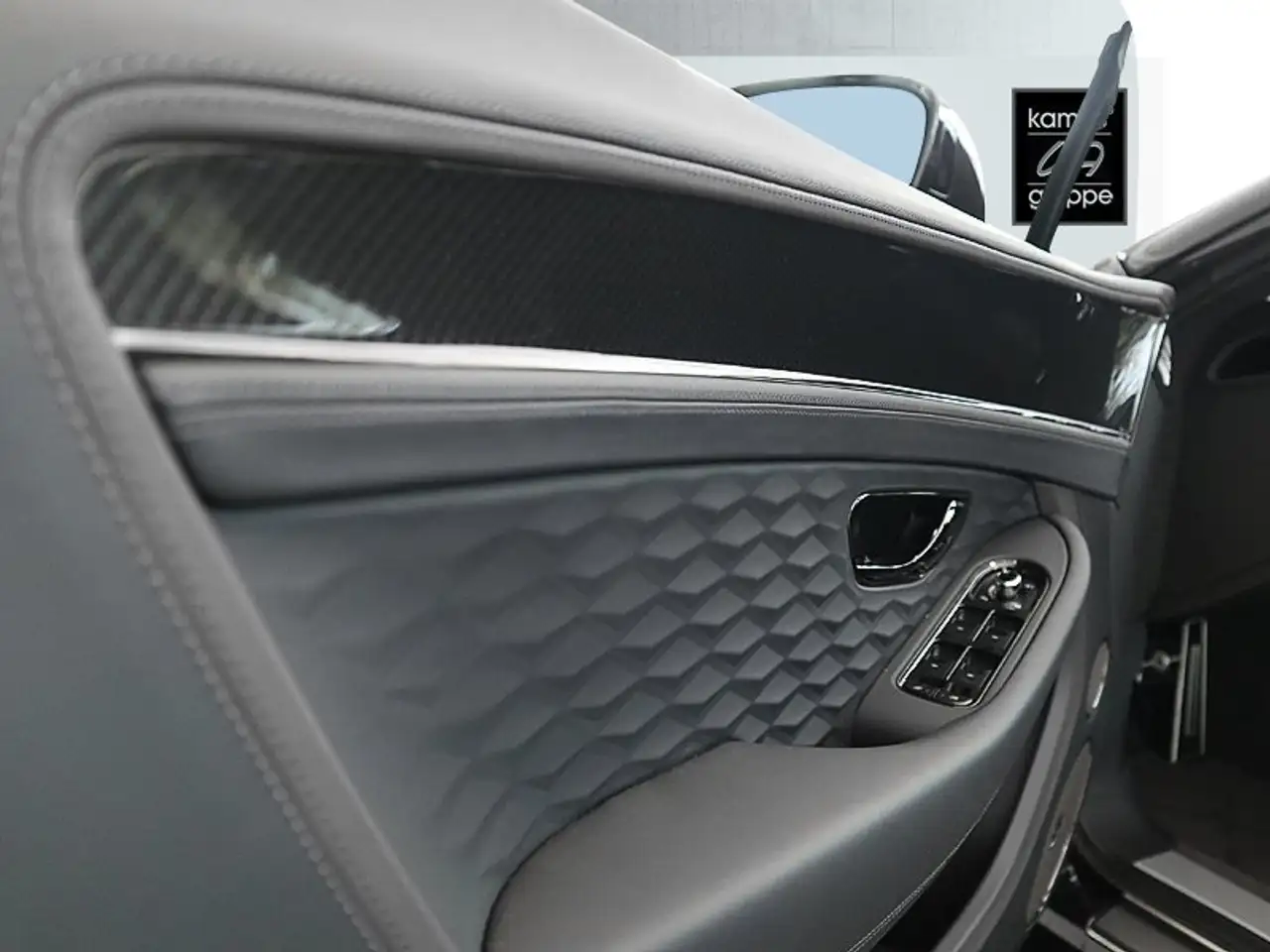 Bentley Continental 2025 — фото 13