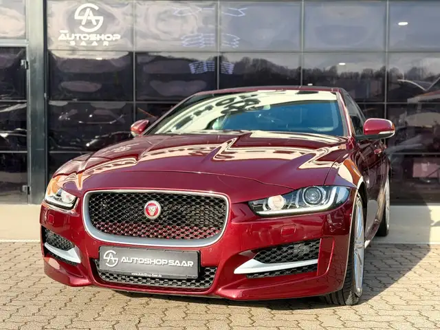 Jaguar XE R-Sport PANO/MERIDIAN/CAM/SHZ