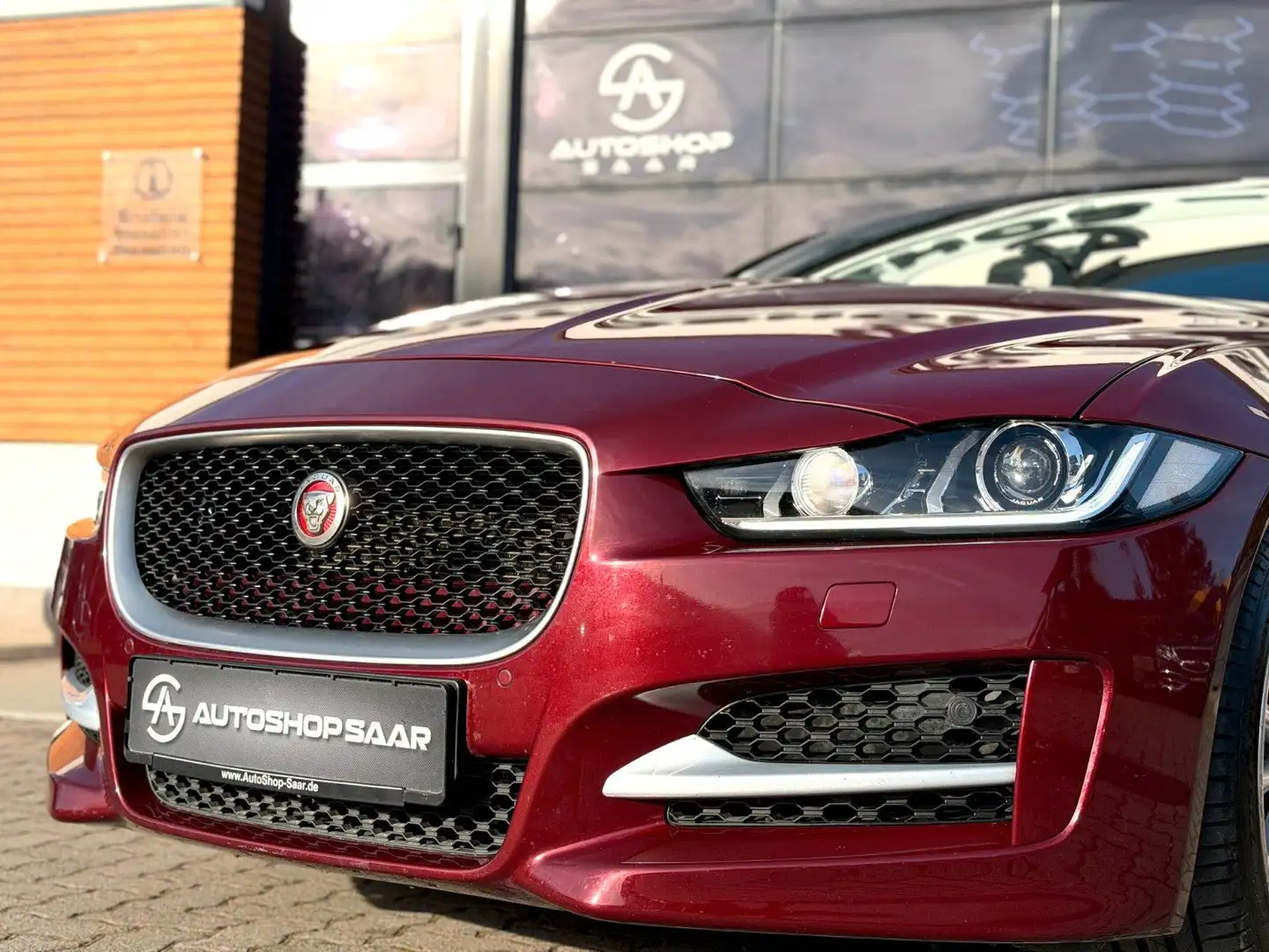 Jaguar XE R-Sport PANO/MERIDIAN/CAM/SHZ Rouge - 2